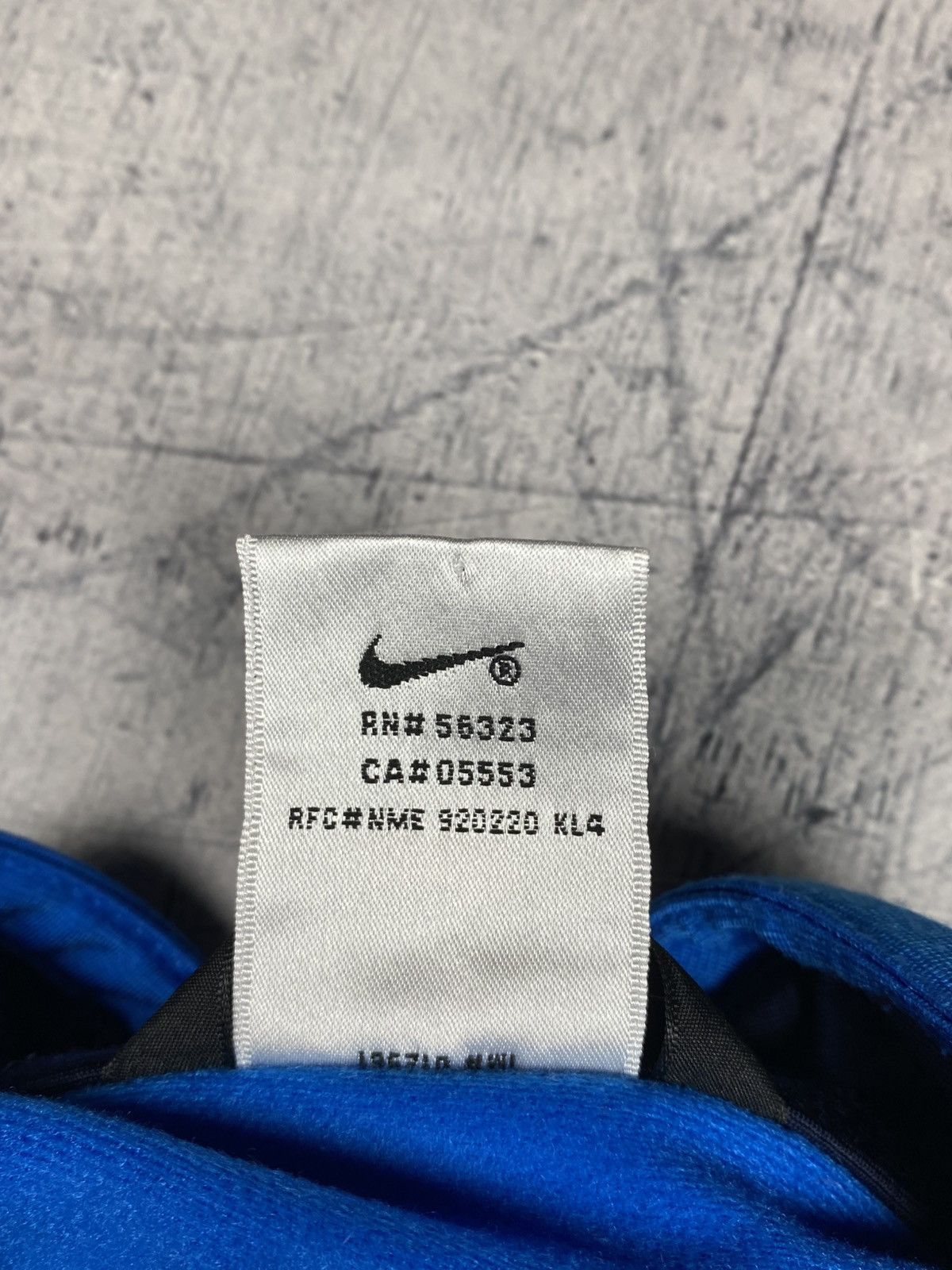 Nike Vintage Nike Track Jacket Big Swoosh Full Zip Y2K Size US L / EU 52-54 / 3 - 16 Thumbnail