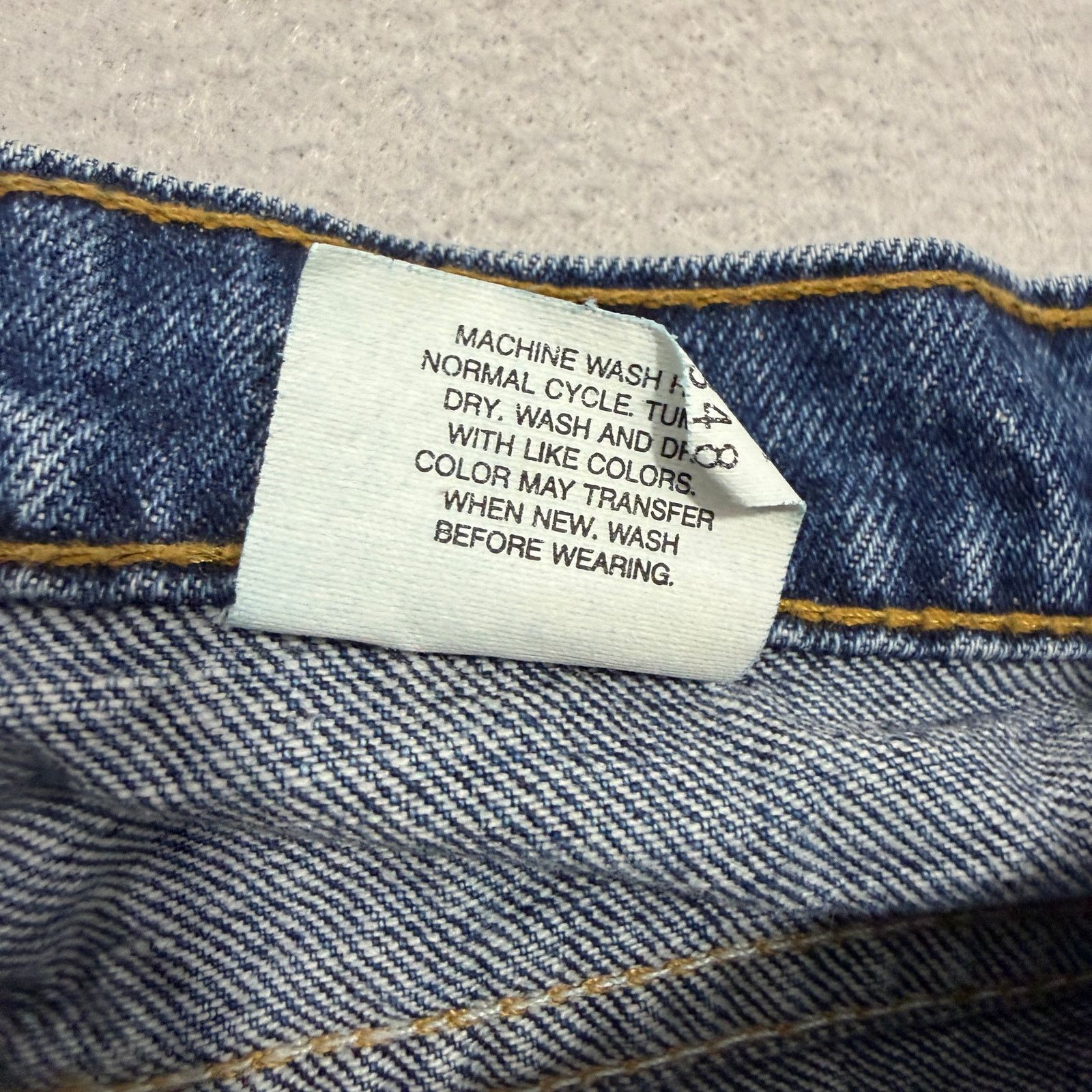 Levi's Vintage Levis 550 Jeans Men's 31x31 Blue Tapered Canada 90s Size US 31 - 6 Thumbnail