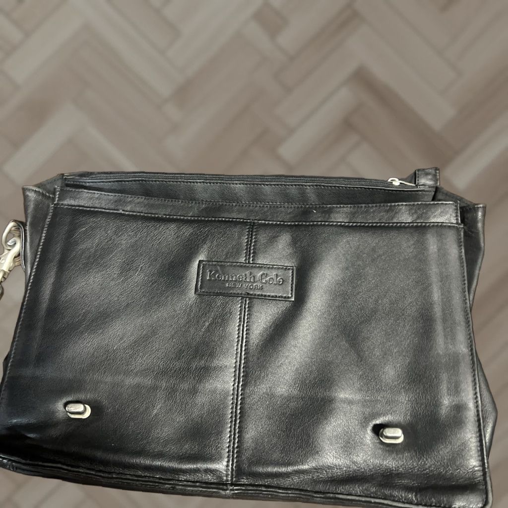 VINTAGE Kenneth Cole Reaction Laptop Bag Leather Messenger Briefcase Business
