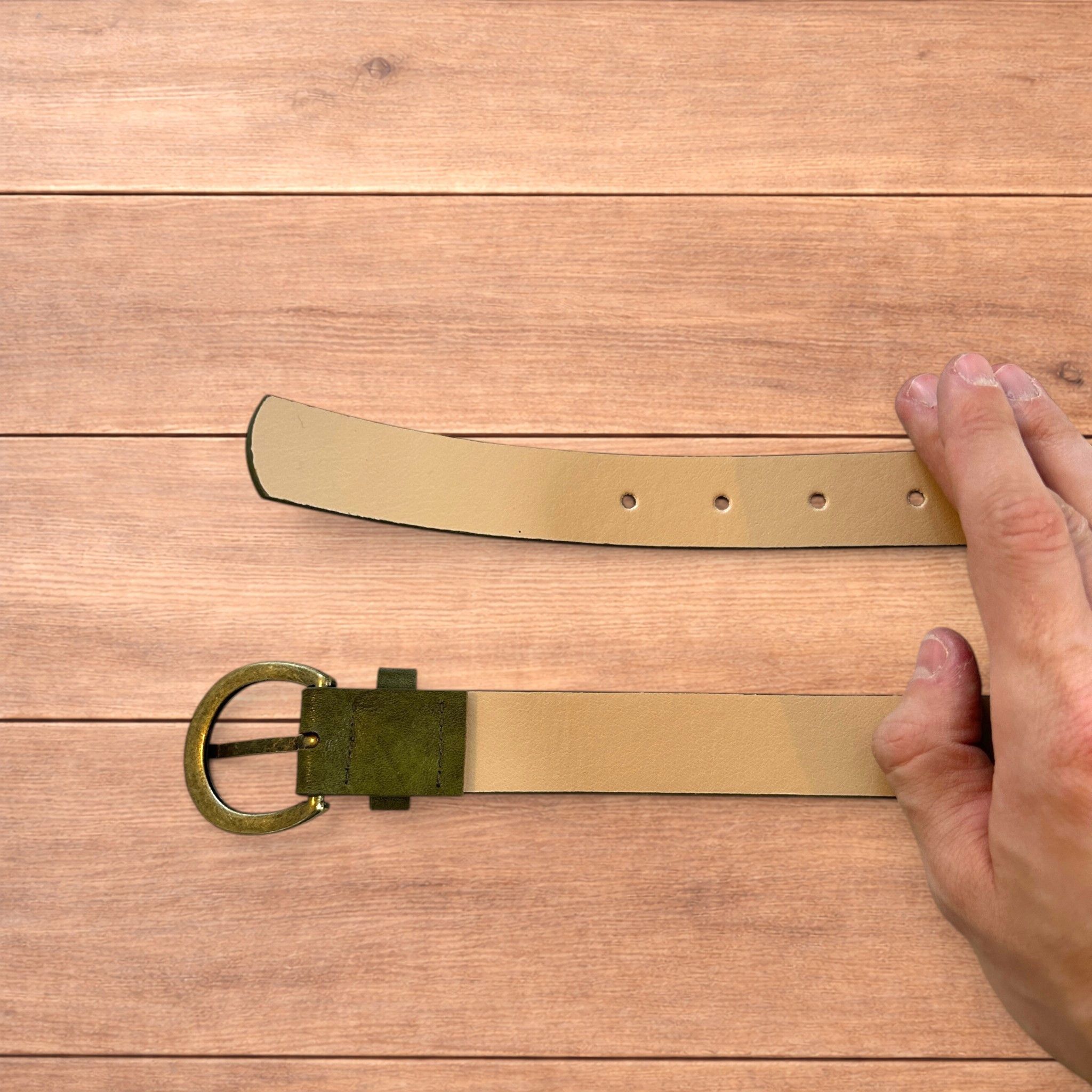 Japanese Brand Faux leather boho cowboy belt in olive green with gold trim. Size ONE SIZE - 4 Thumbnail