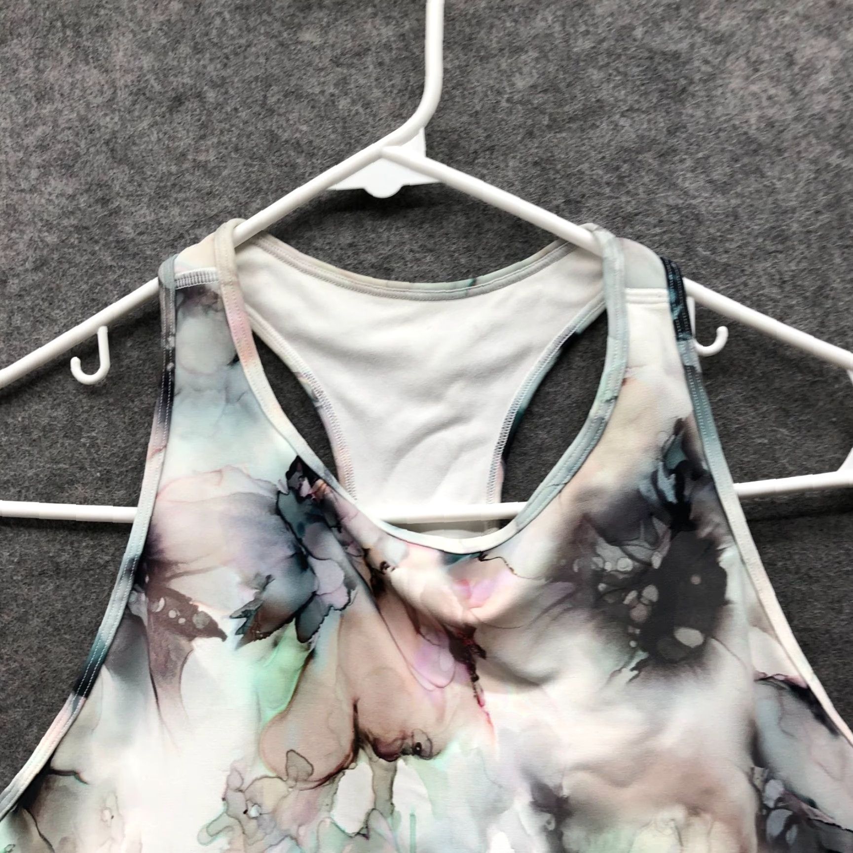 Vintage CALIA By Carrie Underwood Sports Bra Womens L Padded Tie Dye White Blue Training Size ONE SIZE - 3 Thumbnail