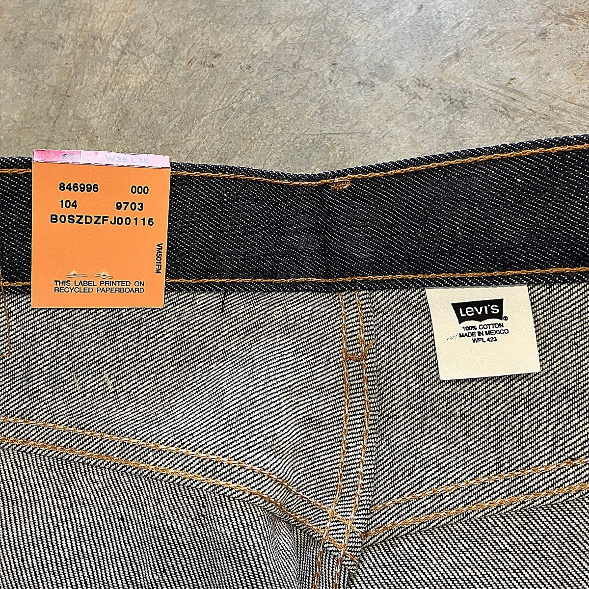 Vintage Vintage Deadstock Levi's 501XX Jeans Size US 35 - 7 Thumbnail