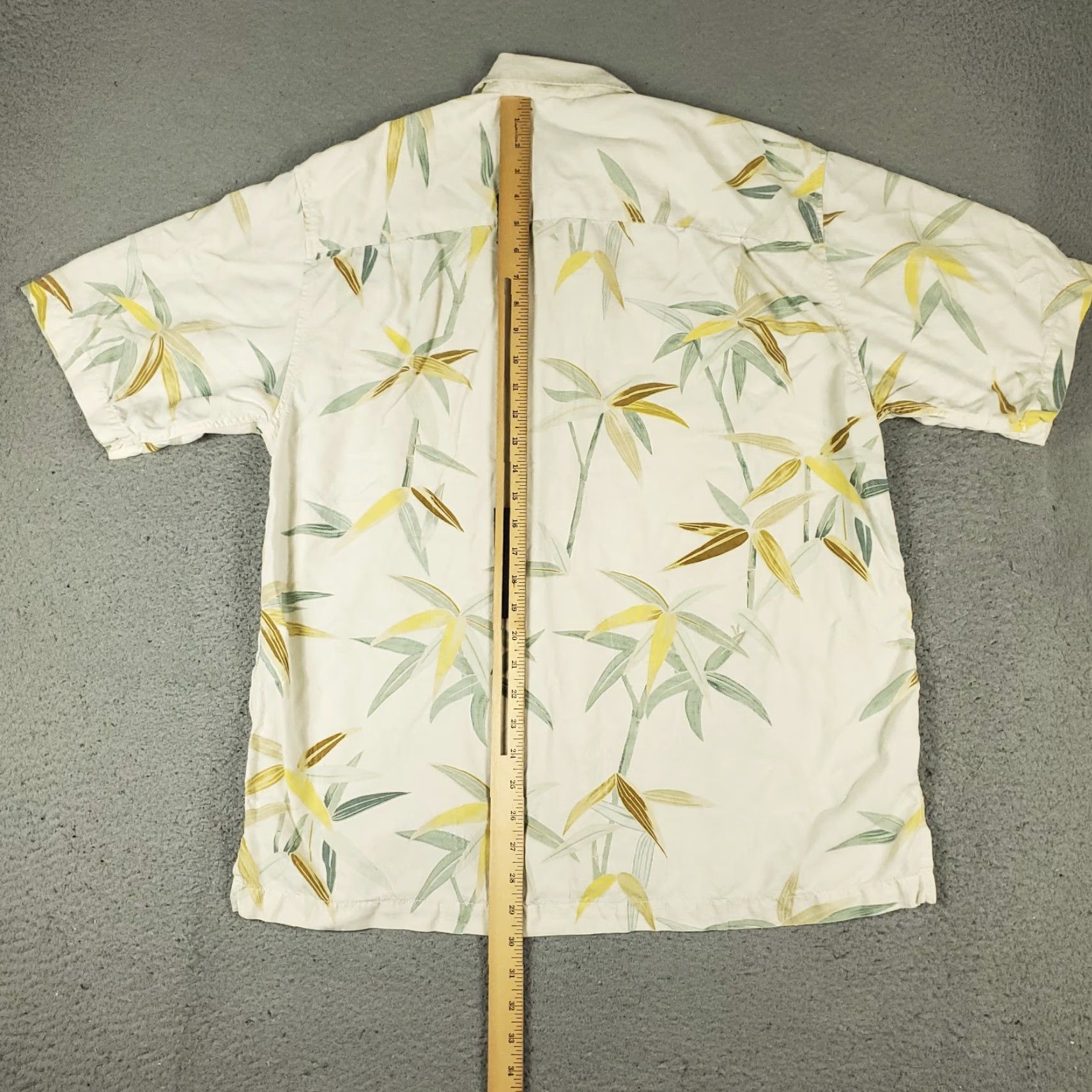 Tommy Bahama Tommy Bahama Shirt Mens Large Ivory Beige Silk Hawaiian Button Up Size US L / EU 52-54 / 3 - 4 Thumbnail