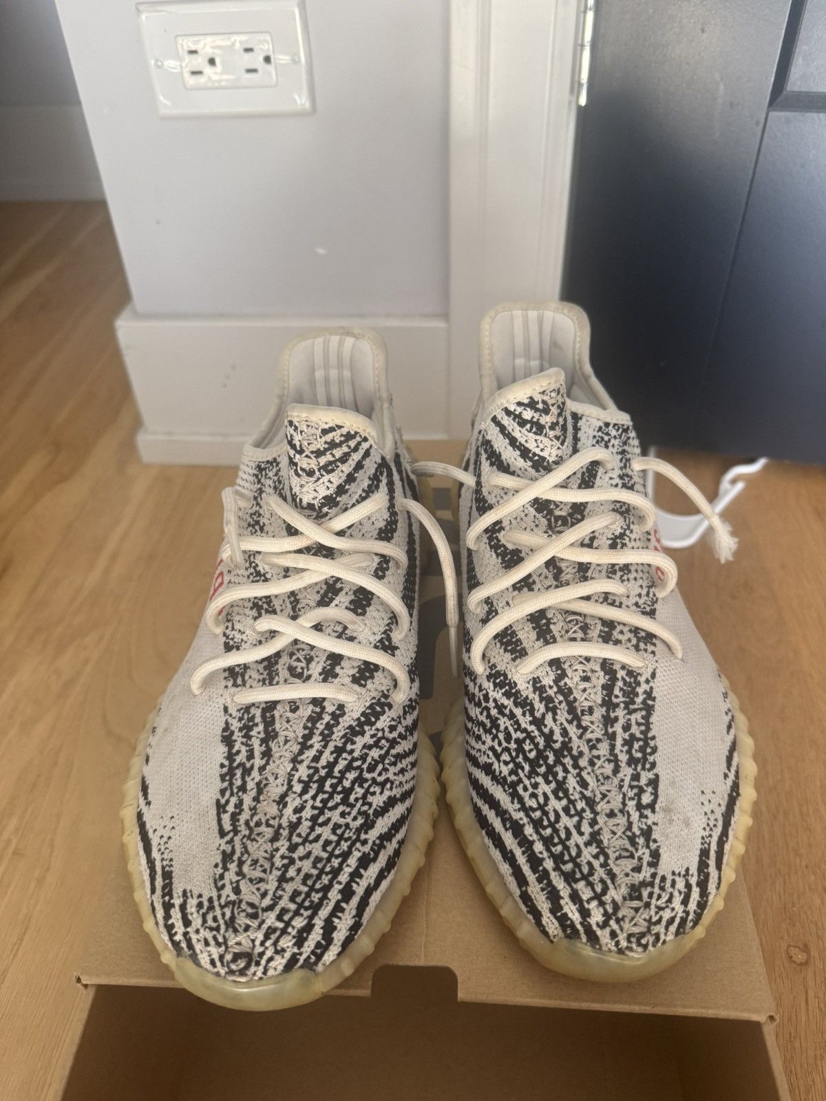 Yeezy Yeezy Zebra V2 Size US 11 / EU 44 - 1 Thumbnail