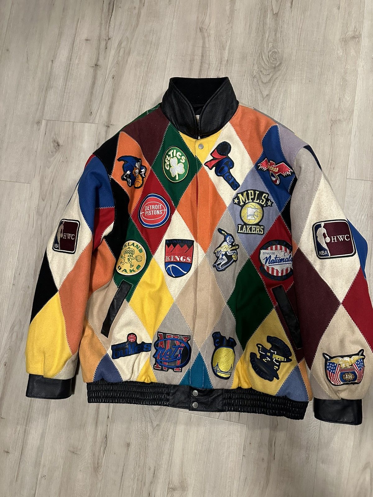 Jeff Hamilton Jeff Hamilton NBA Hardwood ClassicsTeam Patchwork Jacket 6XL Size US XXL / EU 58 / 5 - 2 Thumbnail