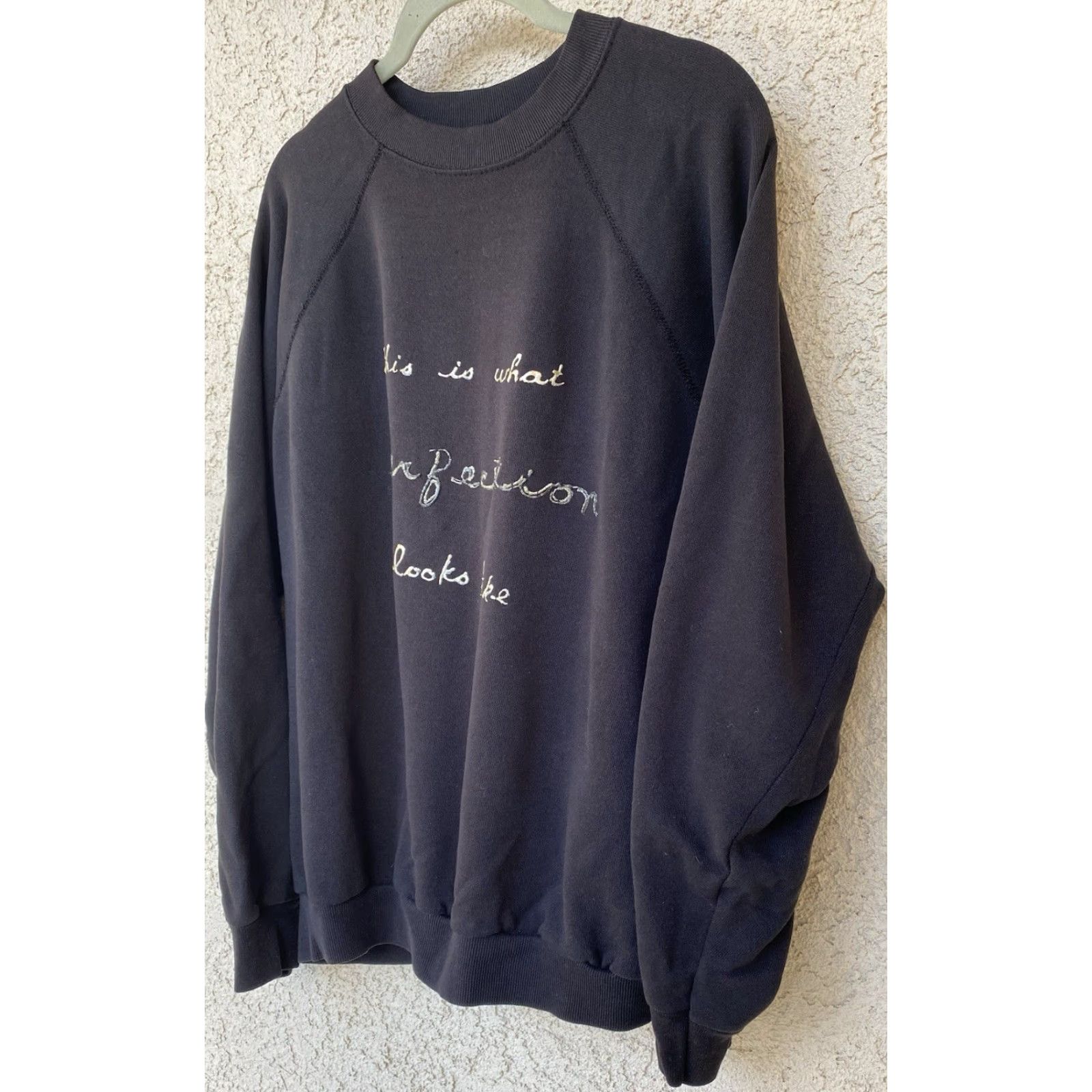 Tultex VINTAGE Tultex Sweatshirt This Is What Perfection Looks Like USA Black XL Men Crew Neck Size US XL / EU 56 / 4 - 4 Thumbnail