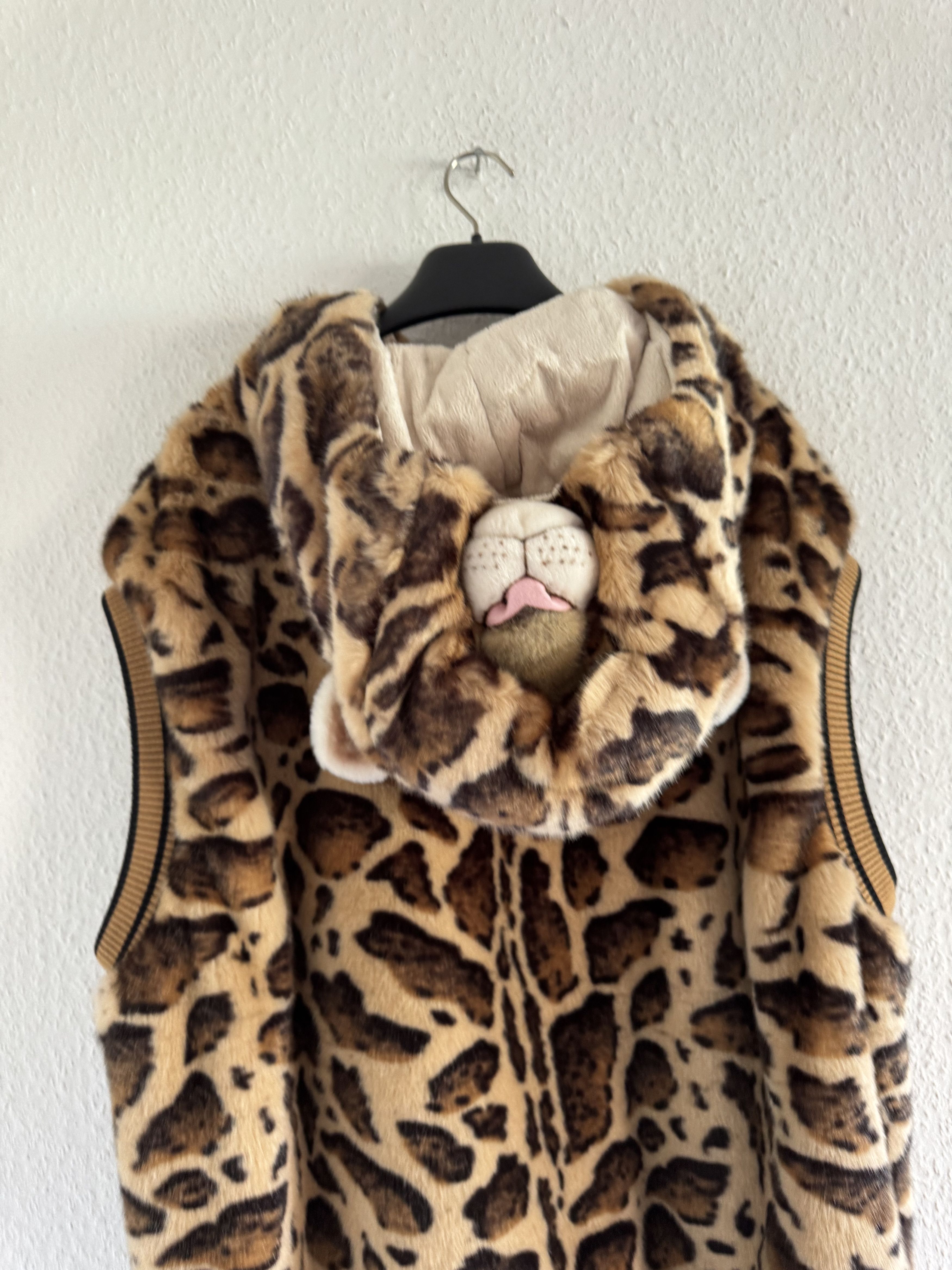 Dolce & Gabbana Fall Winter 2017 Leopard Faux Fur Hooded Vest Size US XL / EU 56 / 4 - 12 Thumbnail