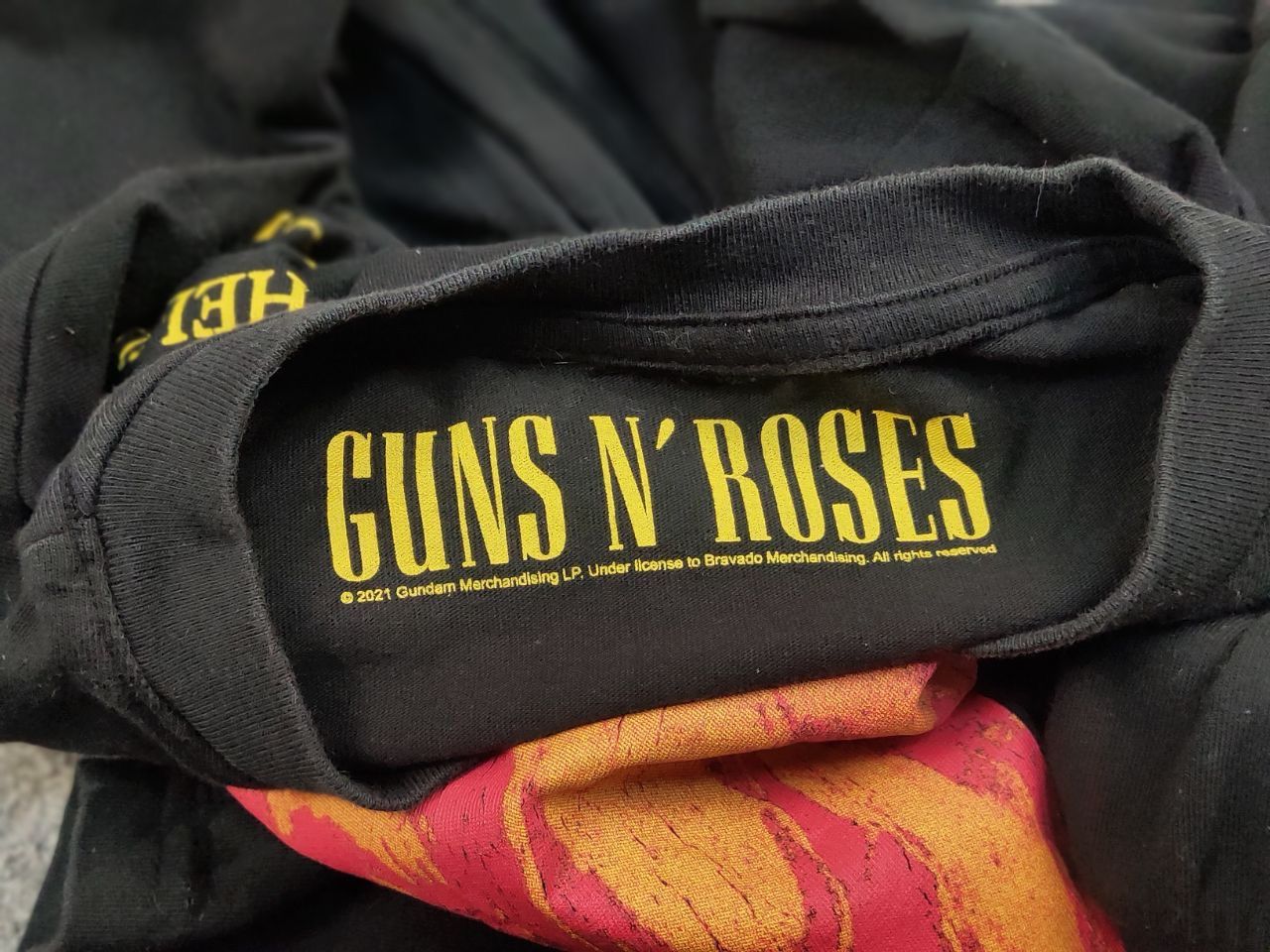 Band Tees Guns N Roses use your illusion i Long Sleeve Logo Vintage Size US M / EU 48-50 / 2 - 15 Thumbnail