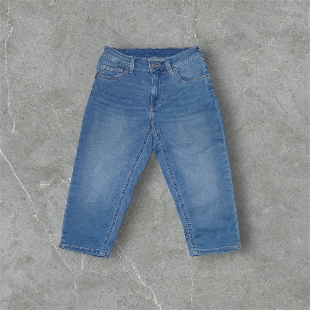 Mustang Stylish Women's Capri Jeans Mustang True Denim in Size 28 Size 28" / US 6 / IT 42 - 1 Thumbnail