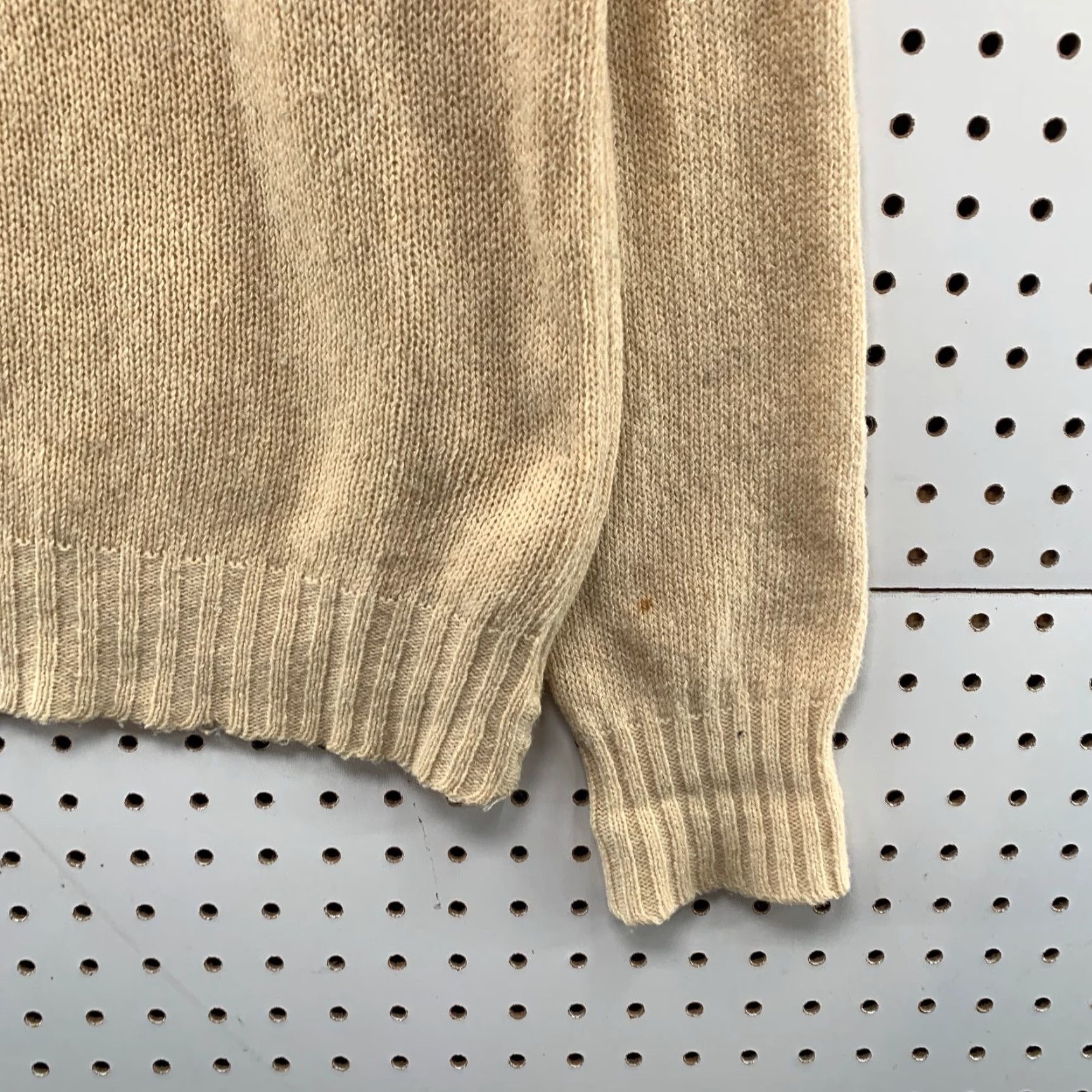 McGregor VINTAGE McGregor Wool Sweater Mens L Beige Royal Clan Grandpa Dad USA Pullover Crew Neck Long Sleeve Knit Winter Casual Mens Wool 80s 90s Size US L / EU 52-54 / 3 - 4 Thumbnail