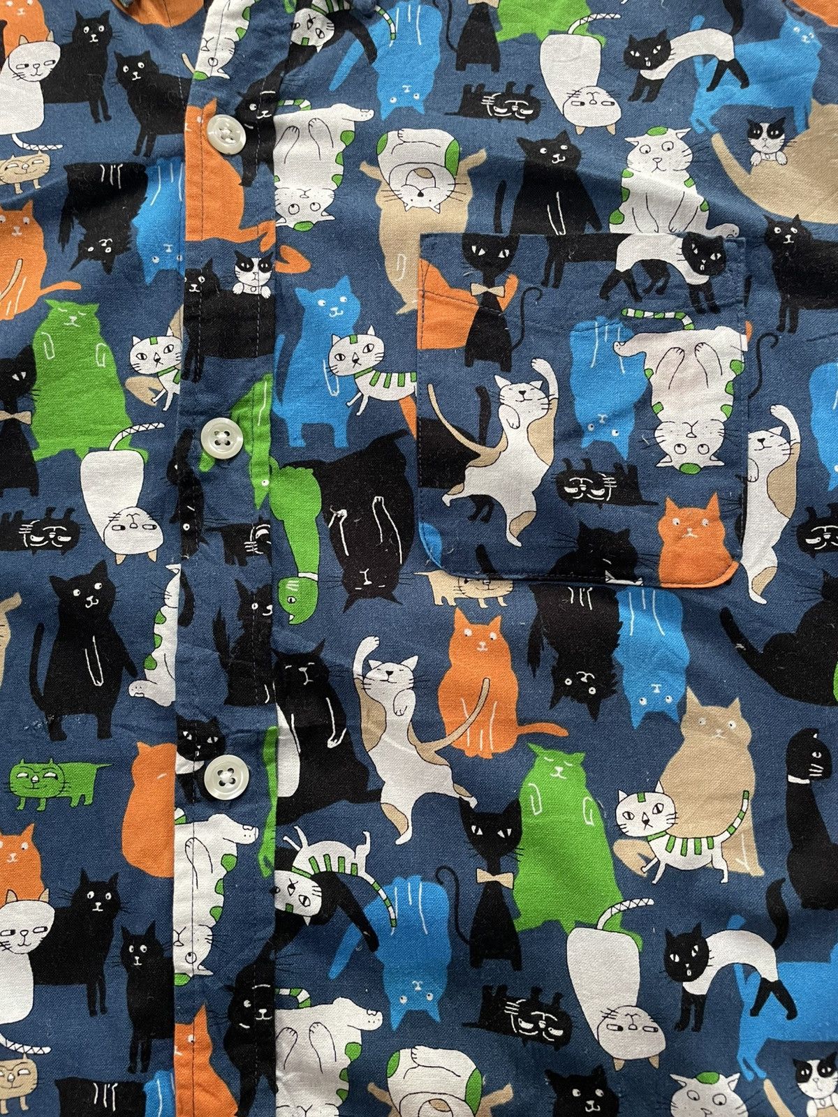 Japanese Brand Vintage 90s Grove House Red Japan Cat Fullprint Shirt Size US L / EU 52-54 / 3 - 7 Thumbnail
