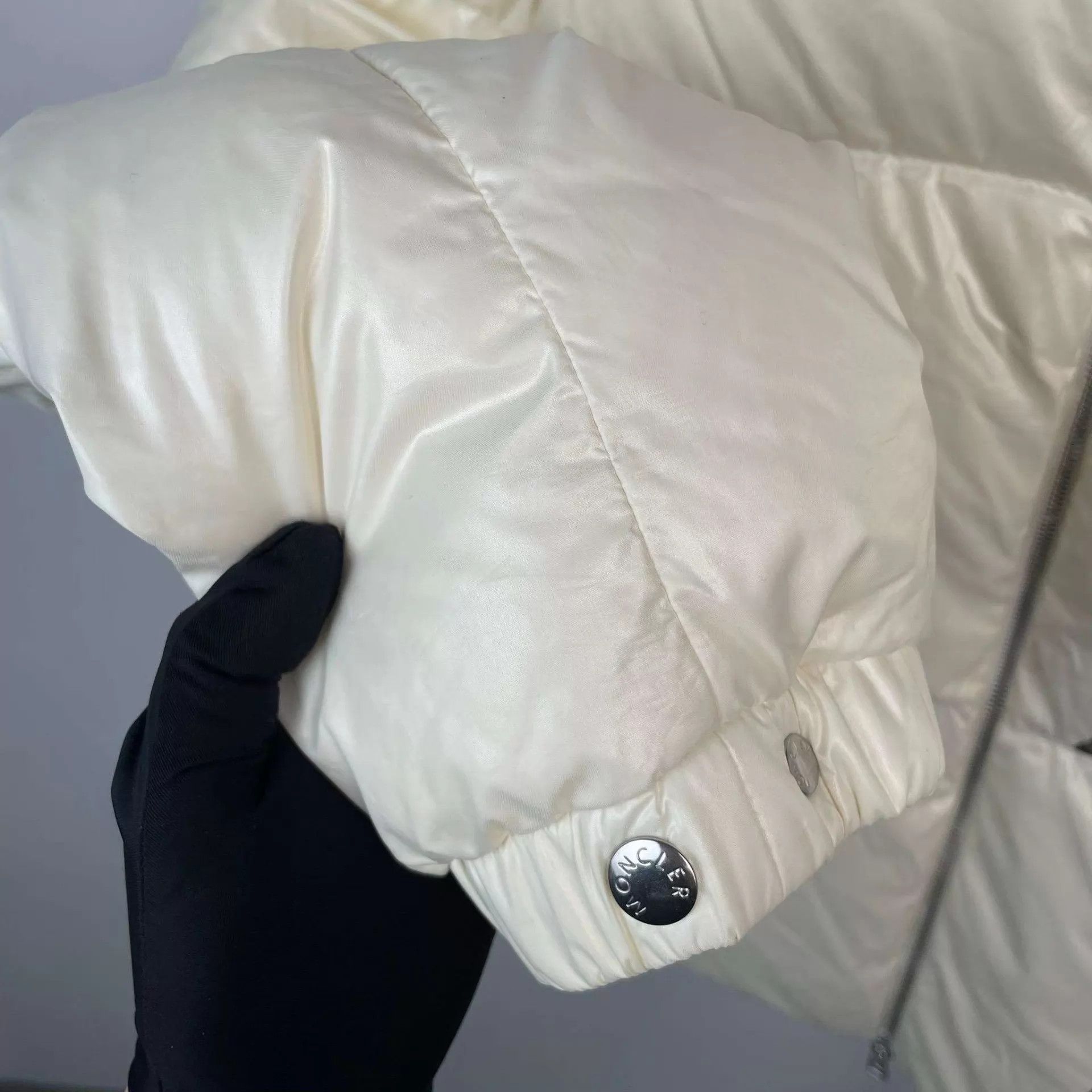 Moncler Moncler short down jacket white size 3 Size US L / EU 52-54 / 3 - 9 Thumbnail