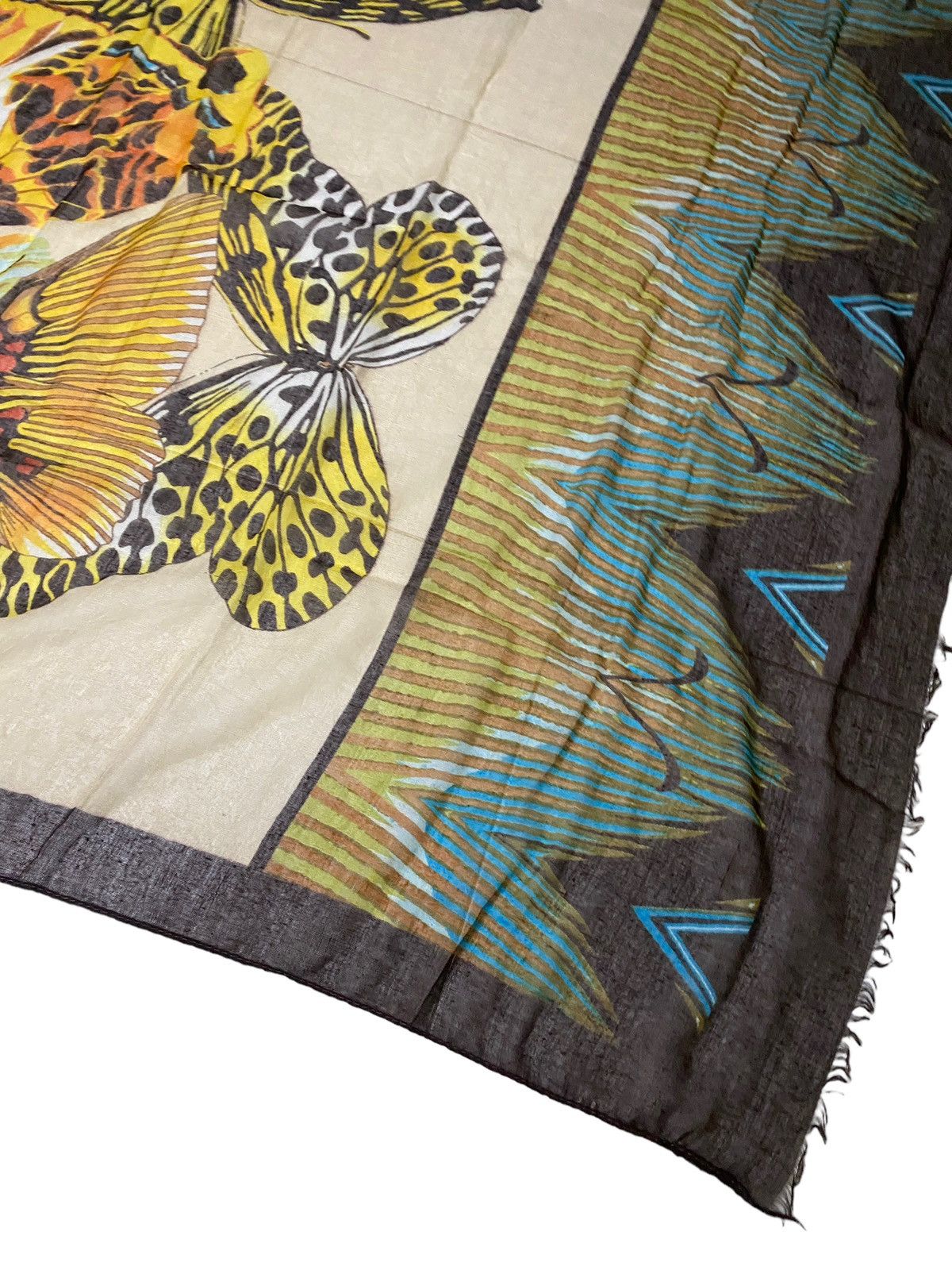 GOA 2000's G.O.A Ethnic Gradient Butterfly Scarf Size ONE SIZE - 4 Thumbnail