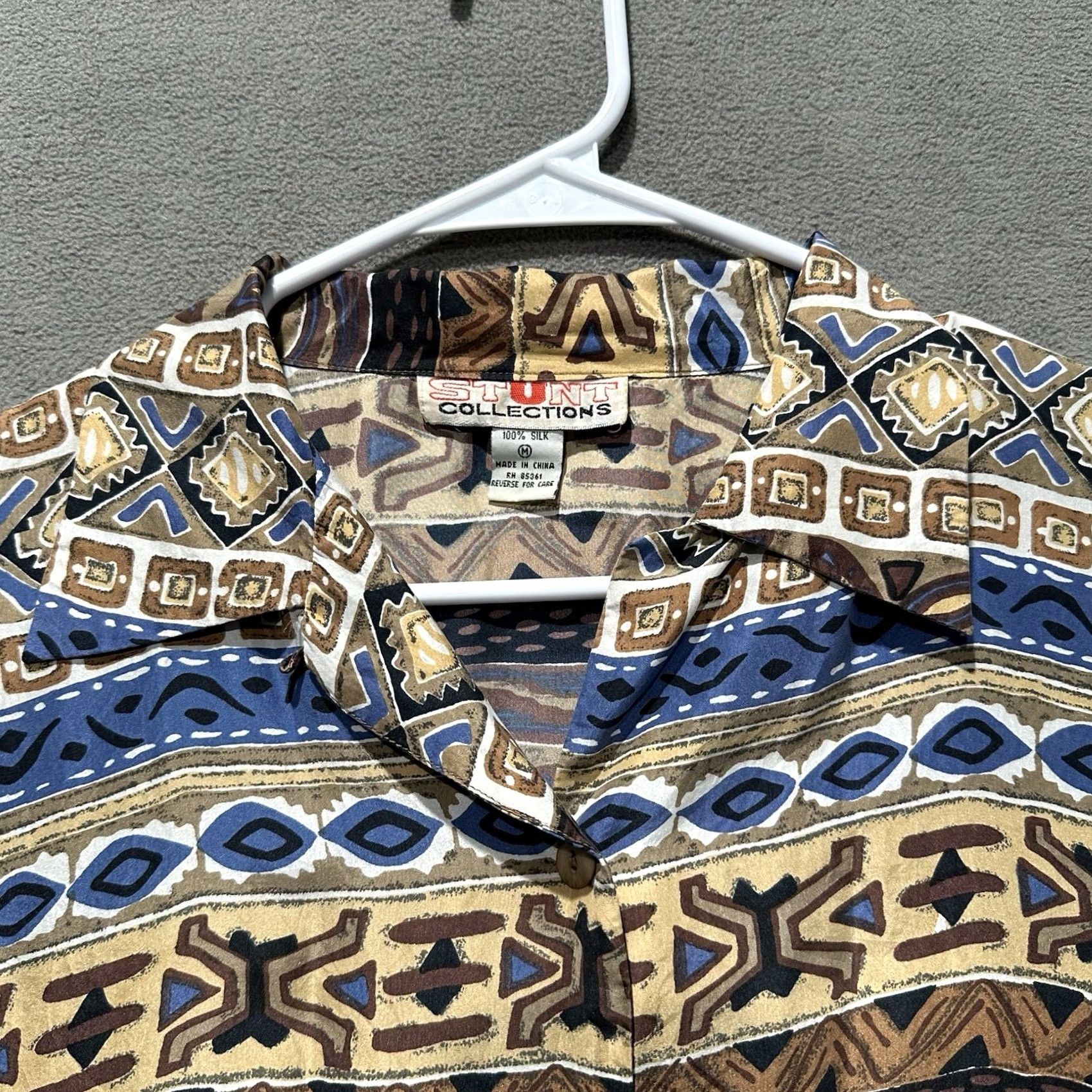 Vintage VINTAGE Stunt Collections Shirt Women M Blue Beige Tribal Aztec Silk Loop Collar Size M / US 6-8 / IT 42-44 - 3 Thumbnail