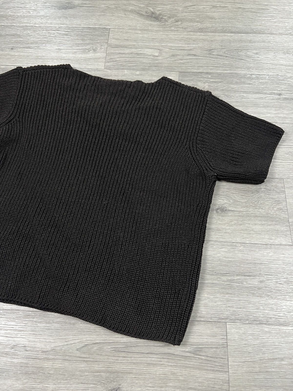Max Mara Max Mara black wool knit top cropped sweater Italy size s Size S / US 4 / IT 40 - 6 Thumbnail