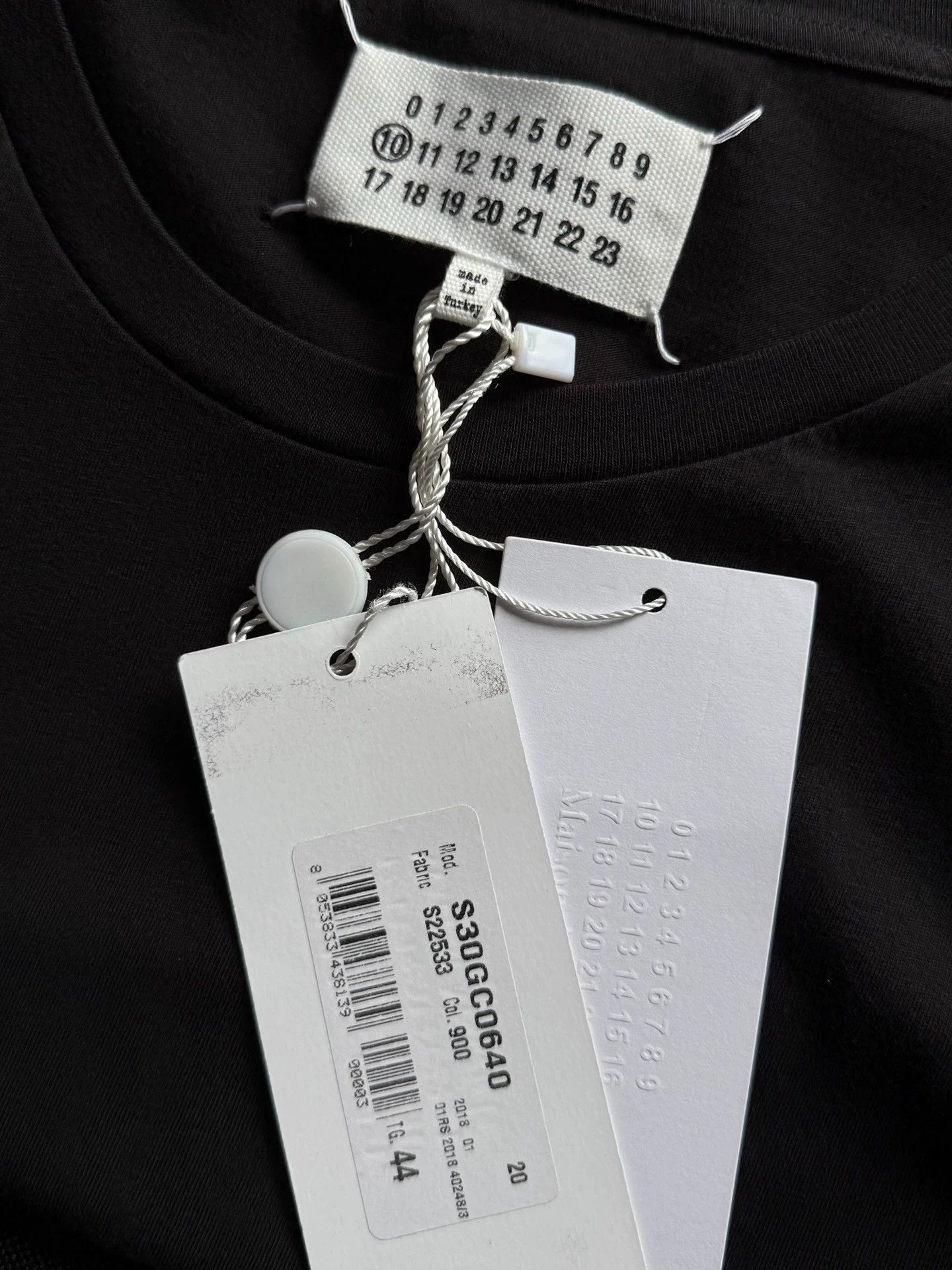 Maison Margiela Maison Margiela S/S18 Black Basic T-Shirt Size 44 Size US S / EU 44-46 / 1 - 4 Thumbnail