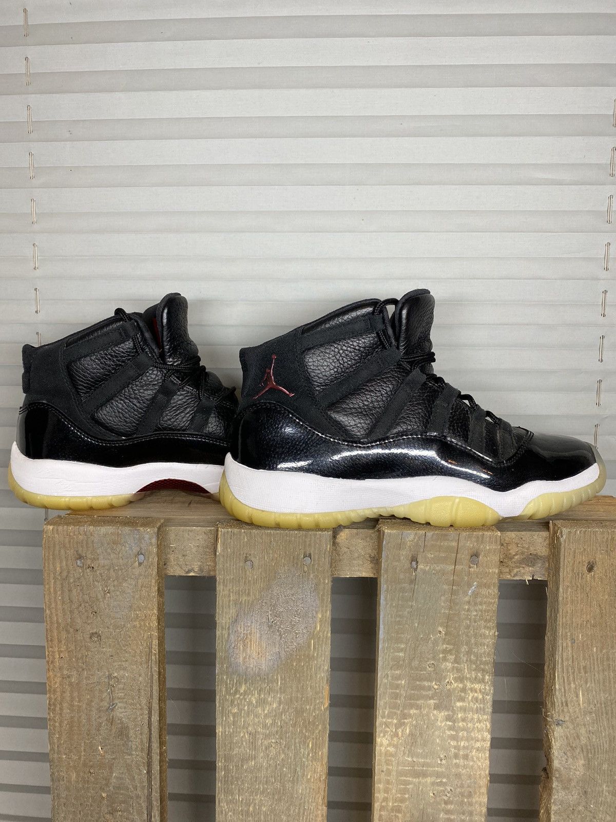 Jordan Brand Black and white Jordan sports shoes Size US 5.5 / EU 38 - 3 Thumbnail