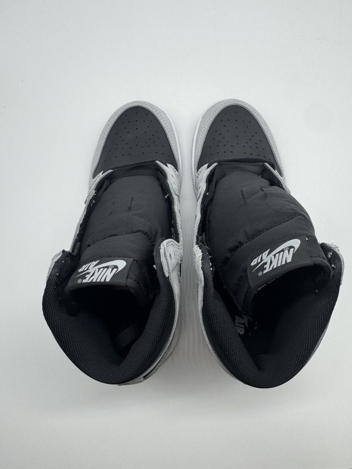 Nike Nike Air Jordan 1 Retro High GS Shadow 2.0 Youth Size 5 (5Y) Size US 5 / EU 37 - 6 Thumbnail