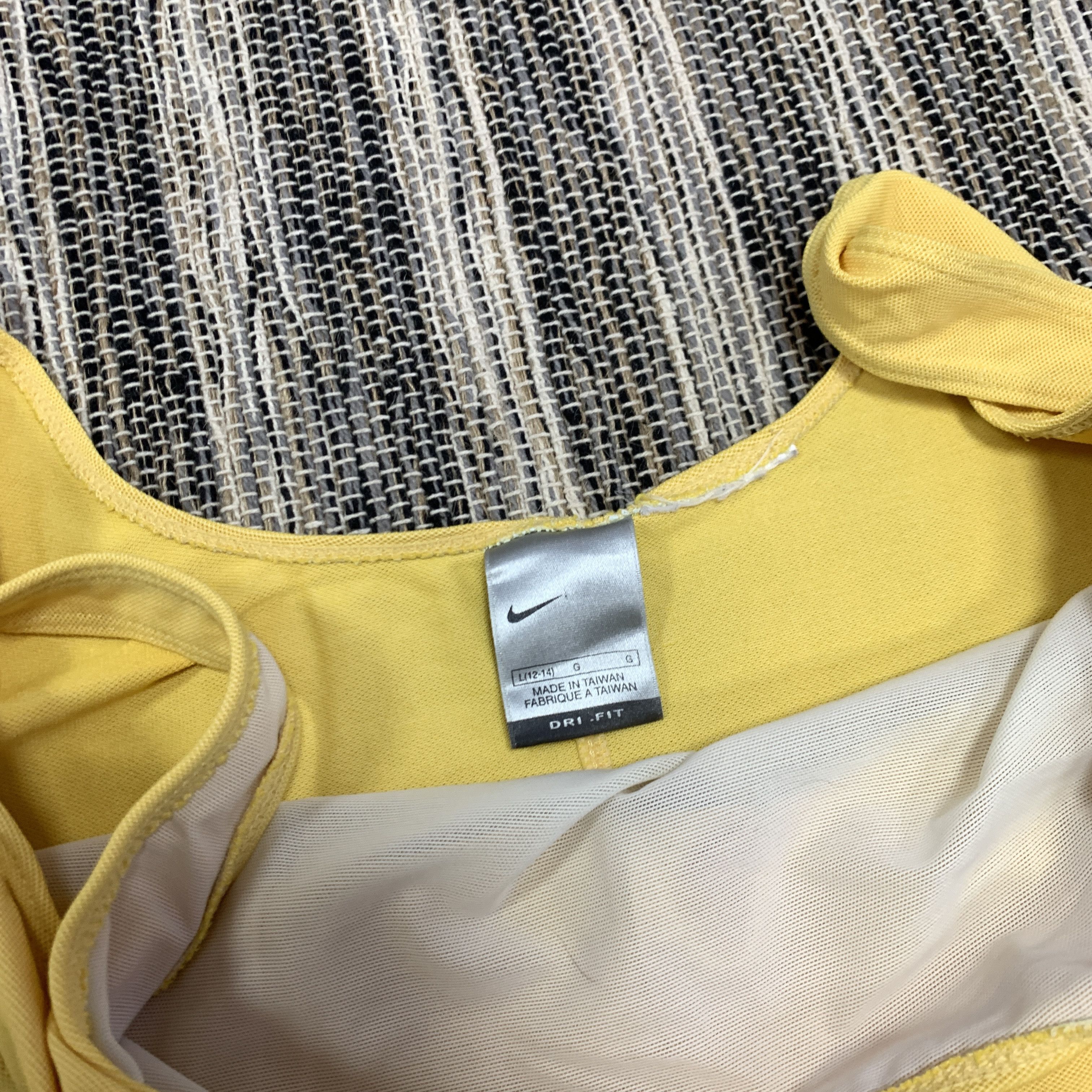 Nike Vintage Nike 90s Icon Swoosh Women's Yellow Crop Top Tank Size L / US 10 / IT 46 - 4 Thumbnail
