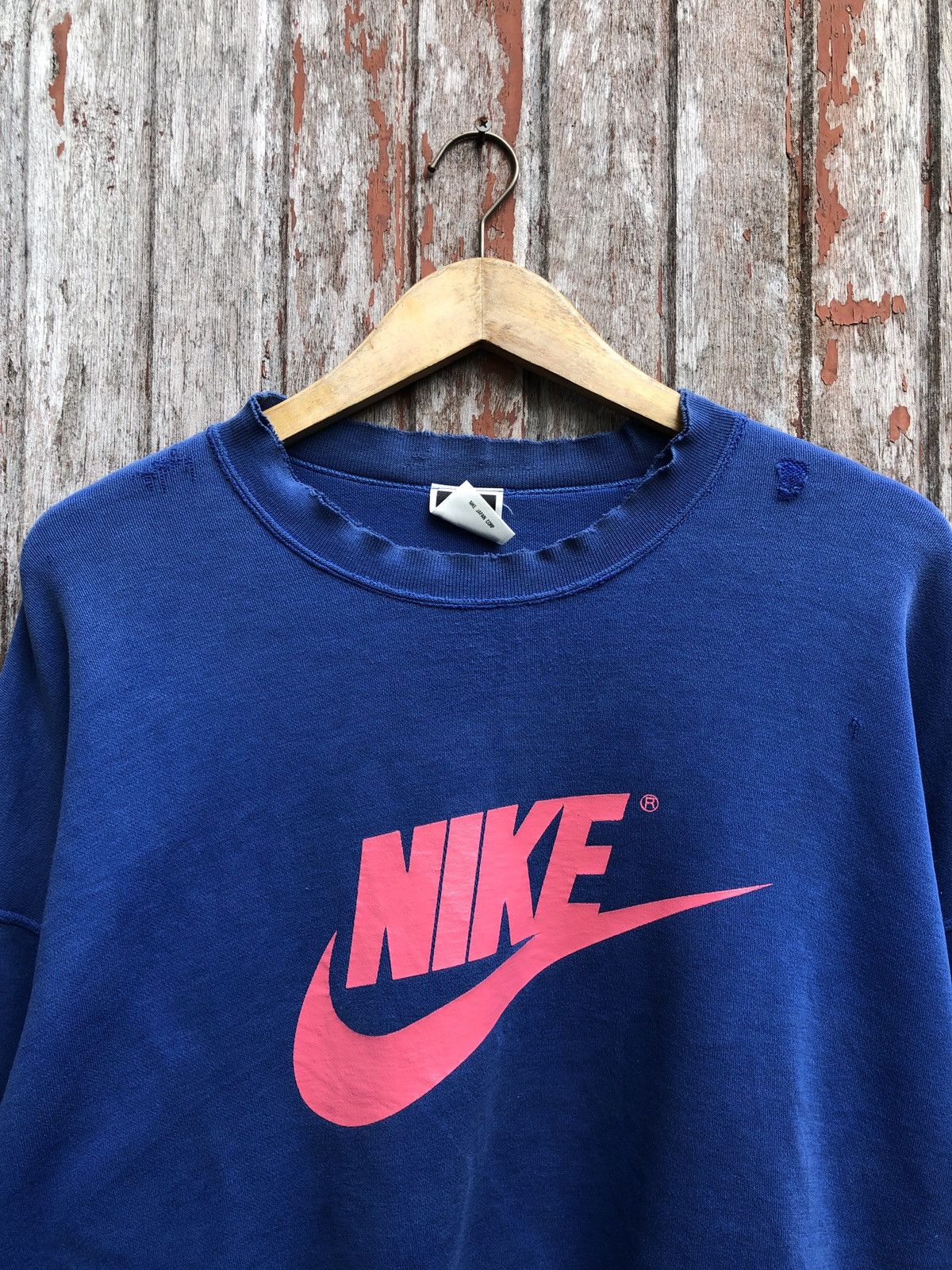 Nike × Vintage Nike Vintage Crewneck trashed Size US L / EU 52-54 / 3 - 4 Thumbnail