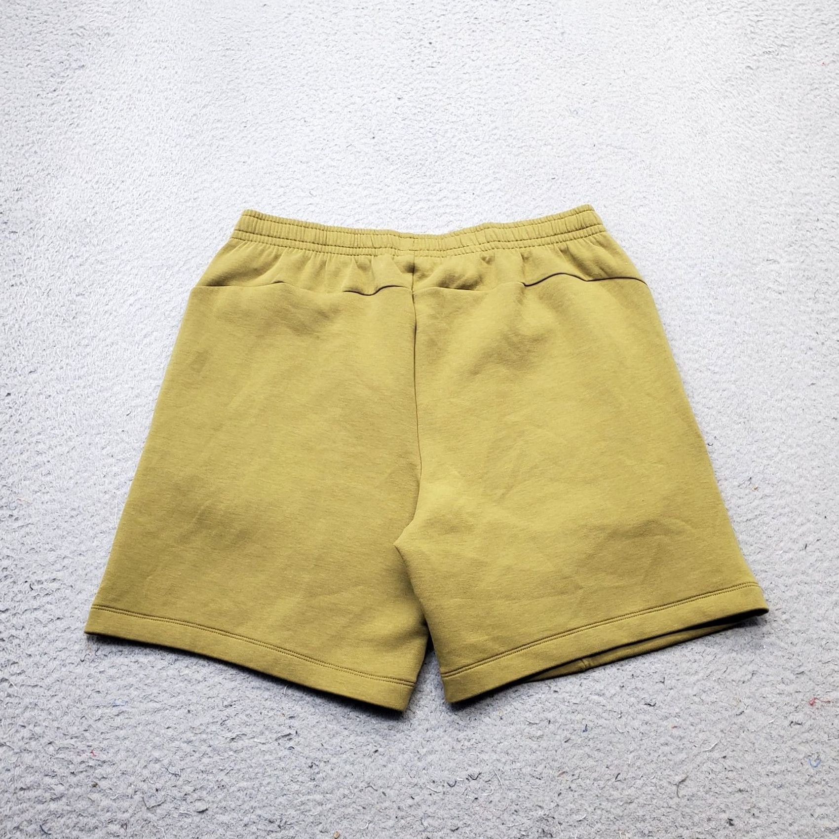 Under Armour Under Armour Unstoppable Fleece Shorts Mens L Tan Loose Fit Elastic Waist 1379809 Size US 33 - 2 Thumbnail
