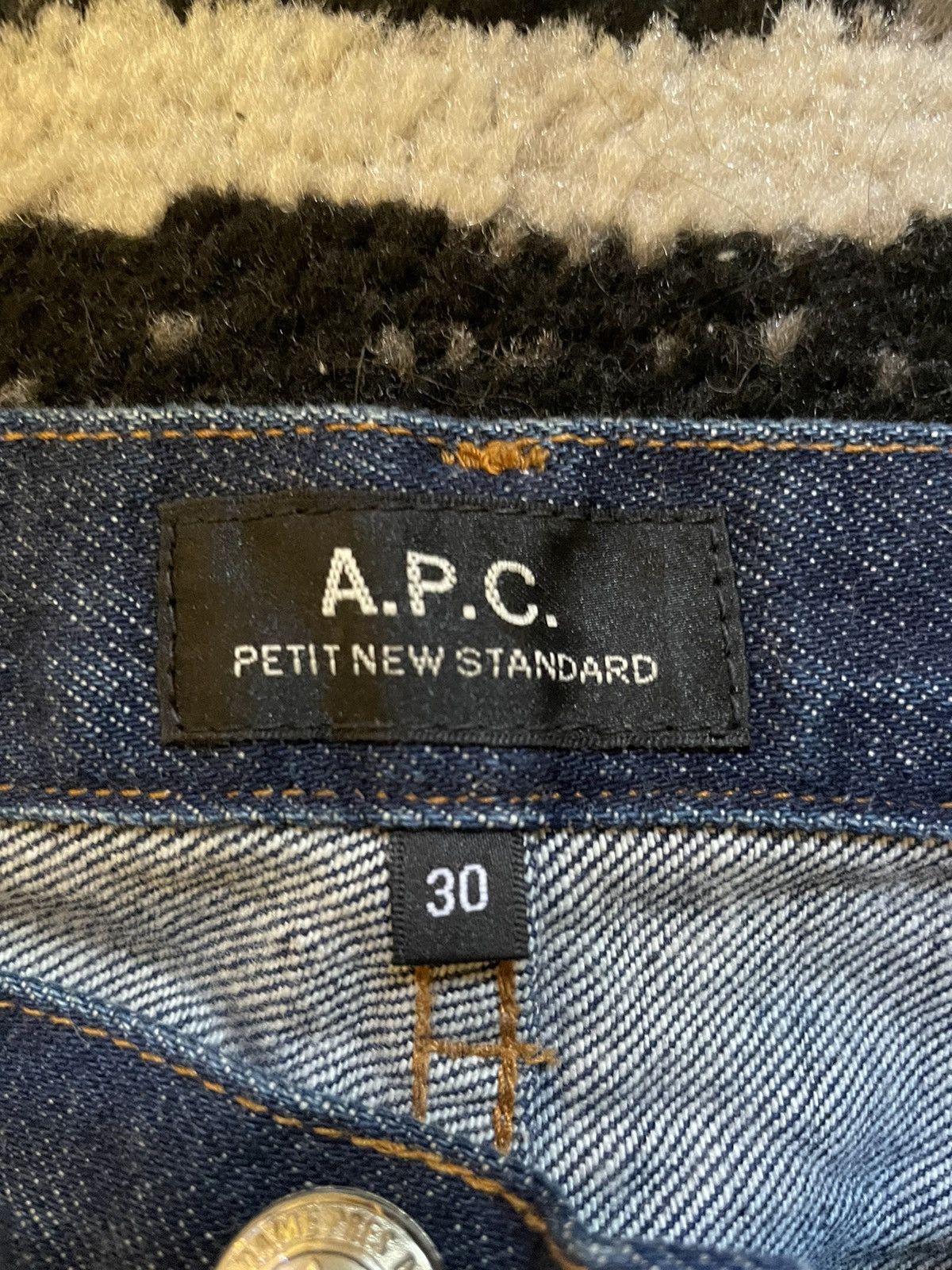 A.P.C. A.P.C Petit New Standard Size US 30 / EU 46 - 4 Thumbnail