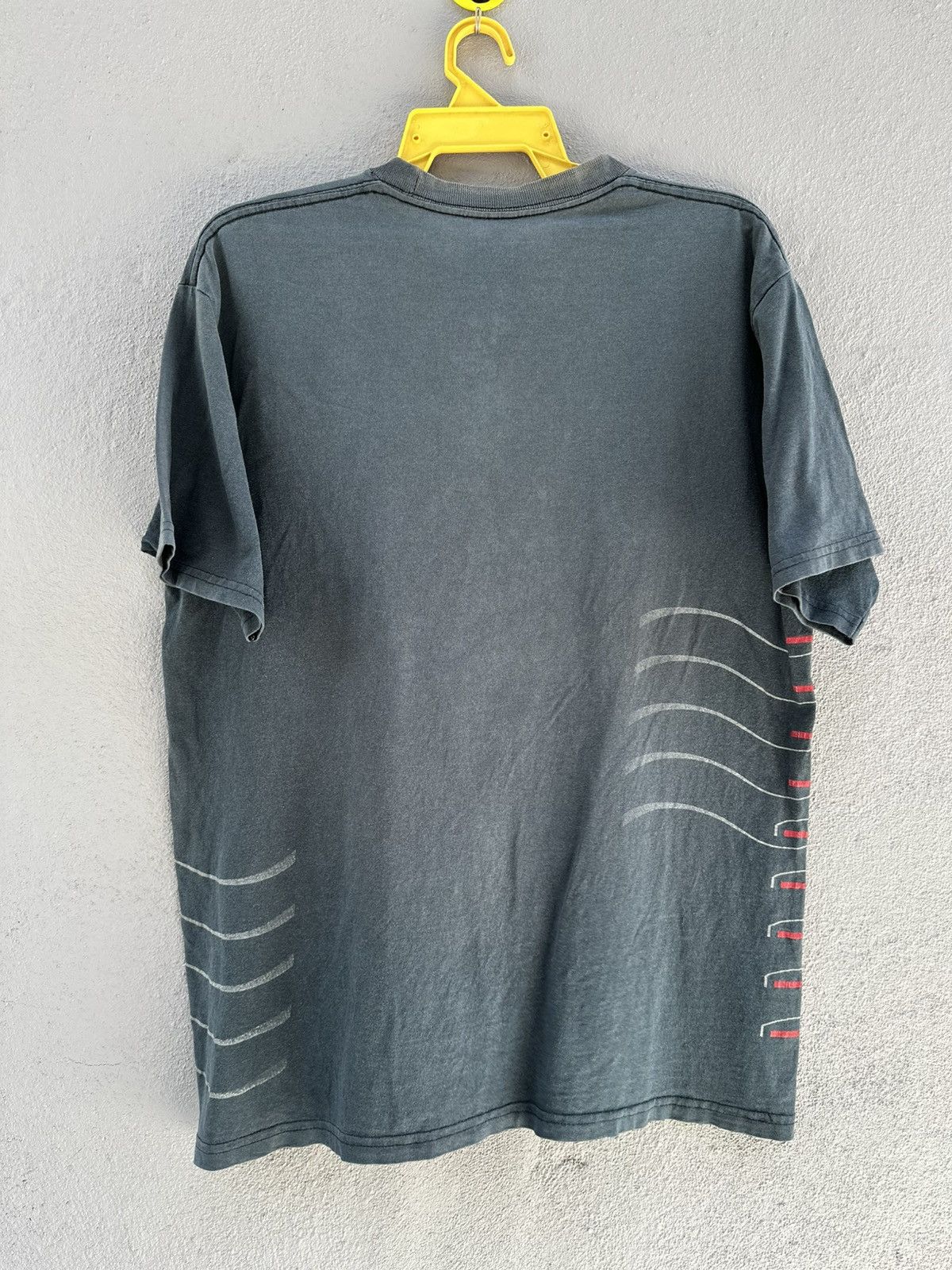 Nike Thrashed Vintage Nike Tuned Air Sportwear Sun Faded Usa Tee Size US M / EU 48-50 / 2 - 9 Thumbnail