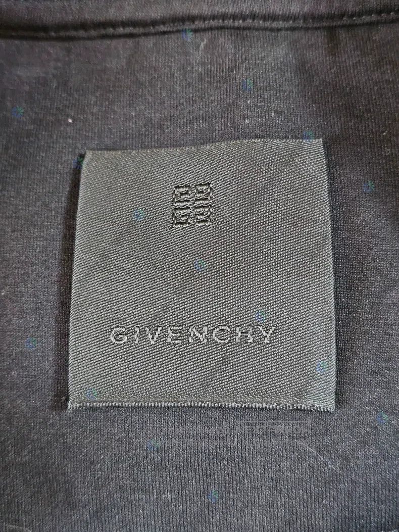 Givenchy Givenchy Short-sleeve T-shirt black reverse printed logo Size US XL / EU 56 / 4 - 7 Thumbnail