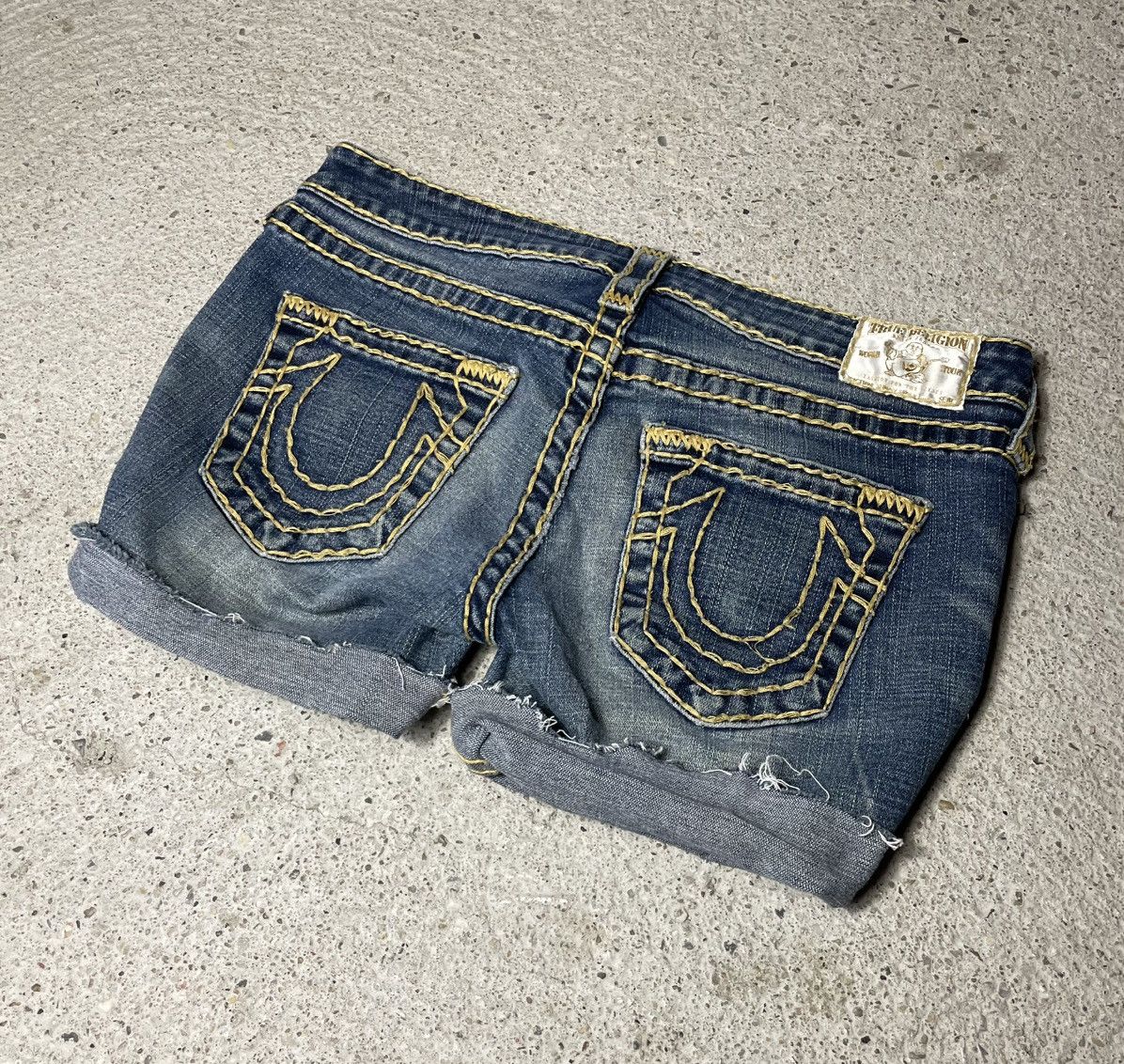 True Religion Jeans shorts True Religion vintage retro baggy opium 2k20 Size 32" / US 10 / IT 46 - 1 Thumbnail