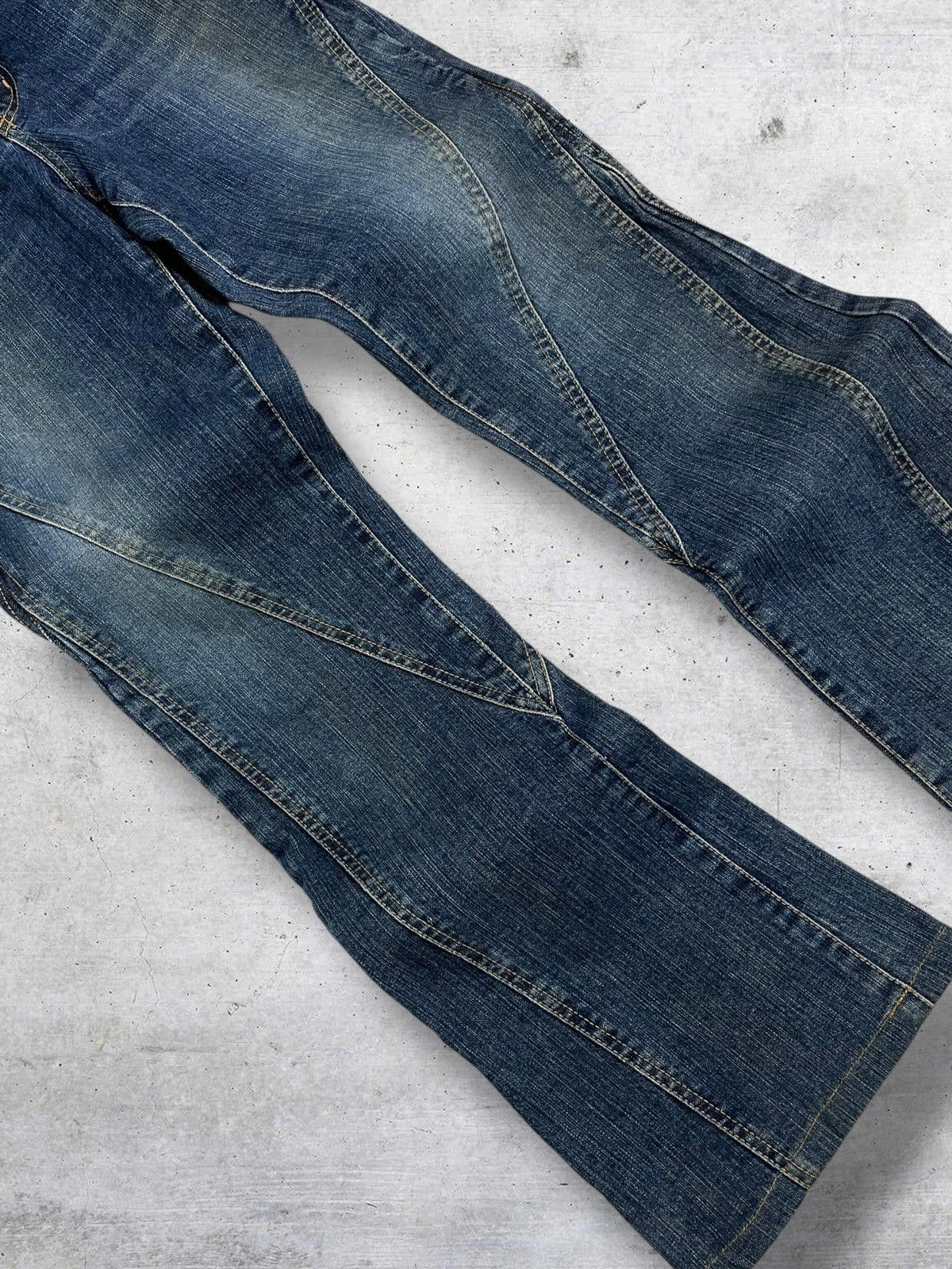Tornado Mart RITSUKO SHIRAHAMA 1990S JAPAN DESIGNER FLARED DISTRESS DENIM Size US 28 / EU 44 - 3 Thumbnail