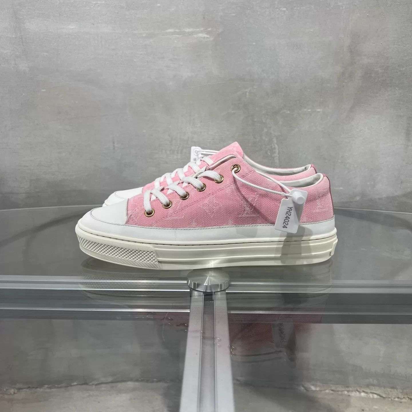 Louis Vuitton LV Monogram canvas sneakers pink 36 Size US 5.5 / IT 35.5 - 3 Thumbnail