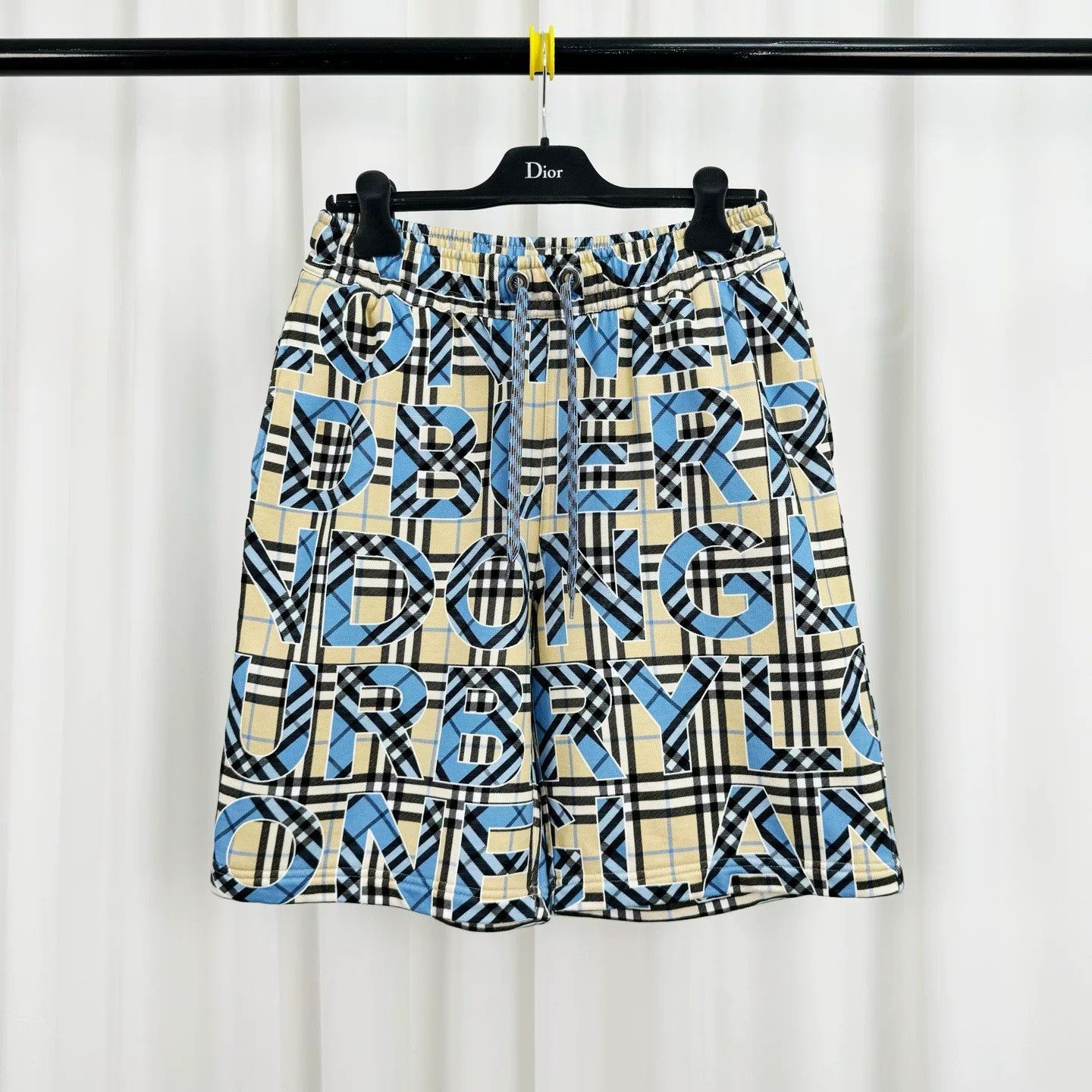 Burberry Burberry Plaid Letter Print Shorts Size US 28 / EU 44 - 1 Thumbnail