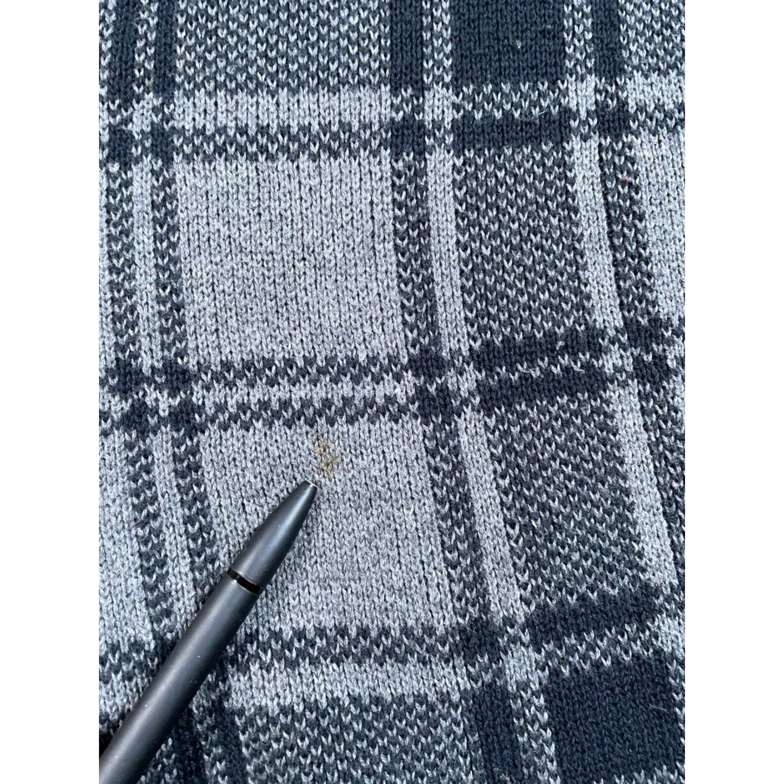 Arrow VINTAGE Arrow GrAY/Black Grid Check Sweater Adult Medium Crew Knit Pullover Mens Vintage Preppy 90s/Classic Dad Style Size US M / EU 48-50 / 2 - 5 Thumbnail