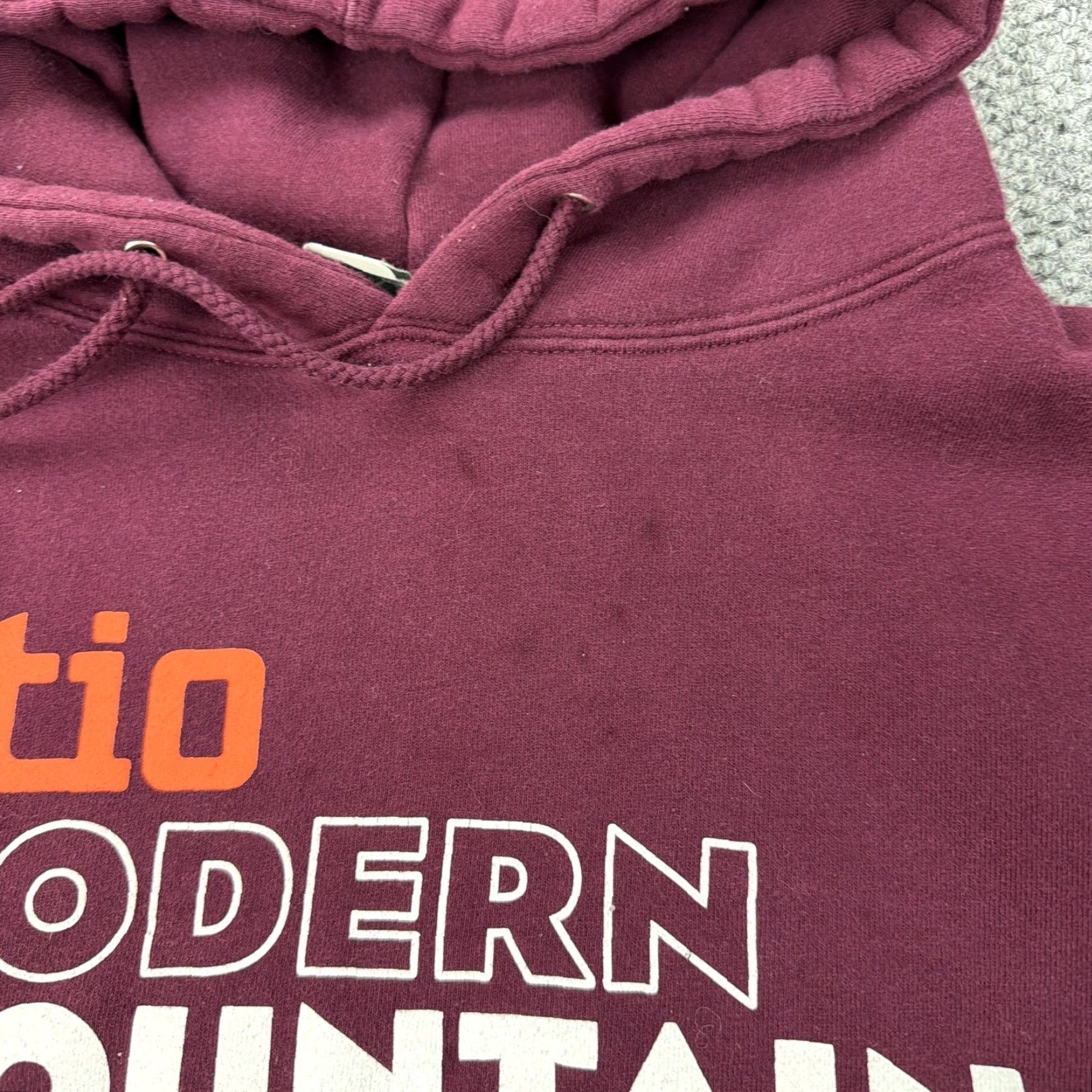Vintage Stio Hoodie Mens Small Maroon Pullover Graphic Print Outdoor Fleece Hooded Pockets Logo Shirt/Hoody Size US S / EU 44-46 / 1 - 3 Thumbnail