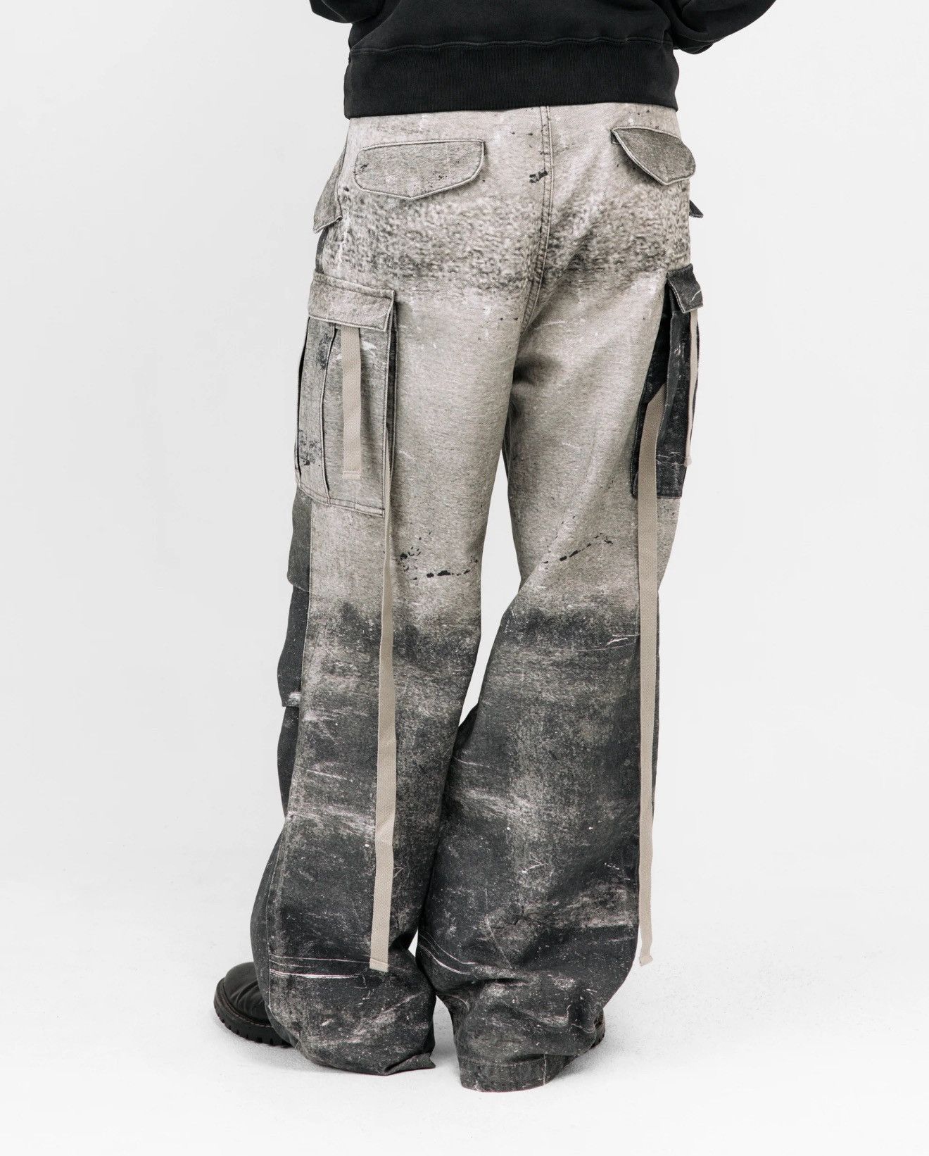 No Maintenance NO MAINTENANCE SIX POCKET BAGGY CARGO Size US 30 / EU 46 - 6 Thumbnail