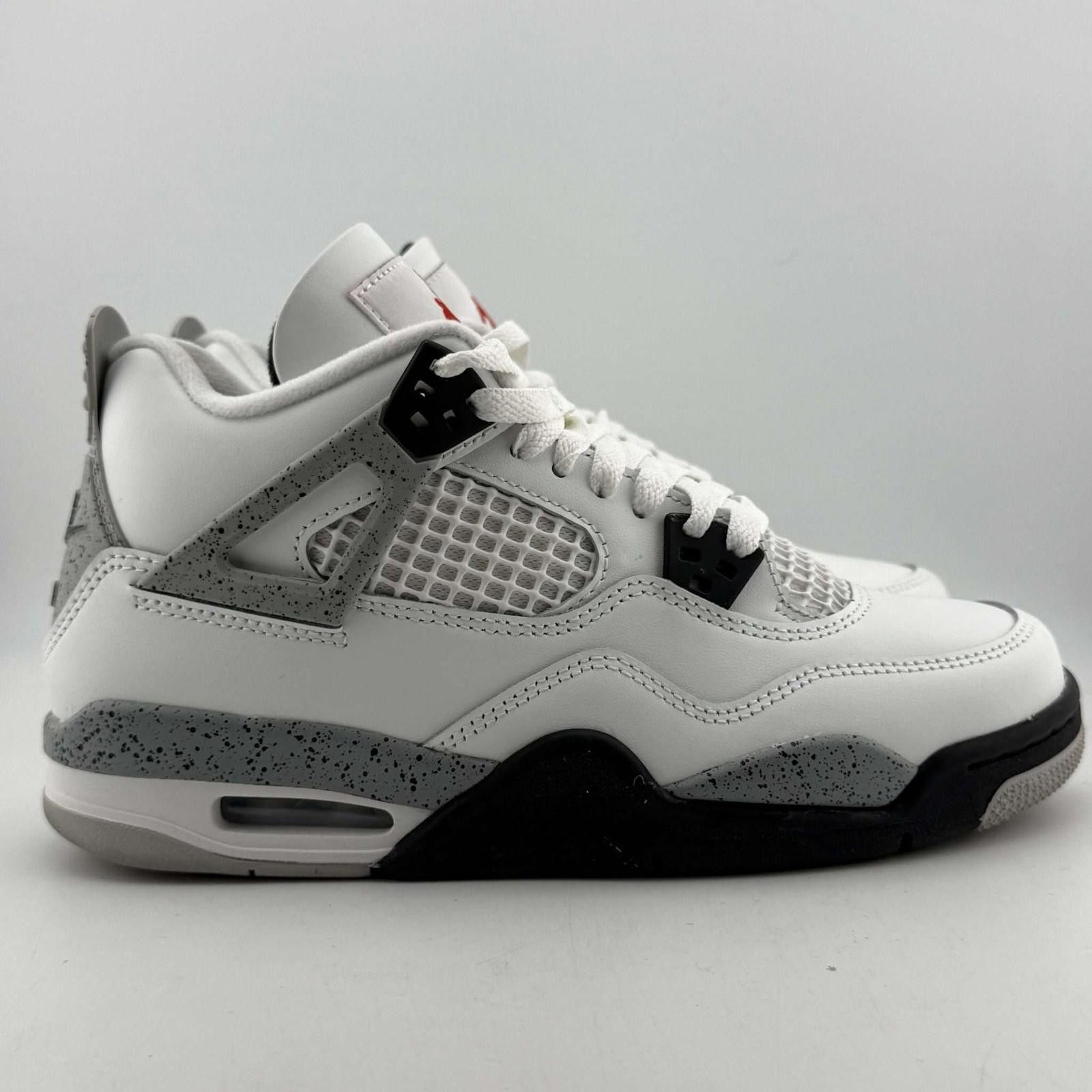 Jordan Brand Jordan 4 White Cement 5.5Y Used OG Box Size US 5.5 / EU 38 - 5 Thumbnail