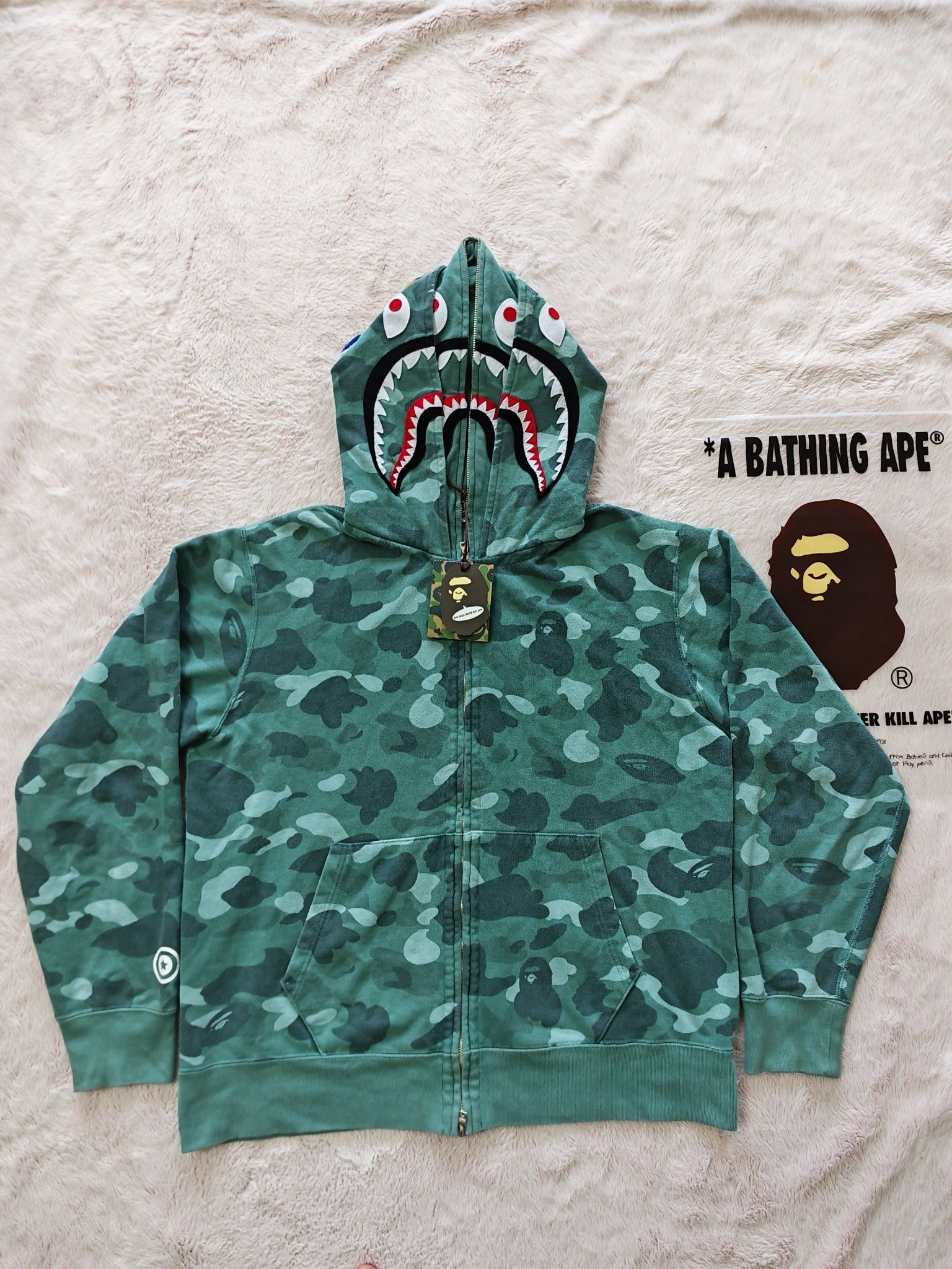 Bape A BATHING APE Camo Shark Zip Hoodie XL Size US XL / EU 56 / 4 - 1 Thumbnail