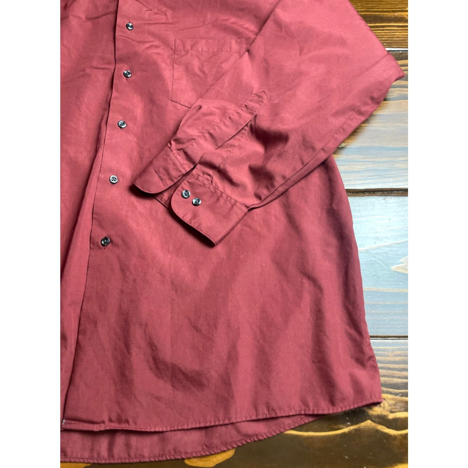 Van Heusen VINTAGE Van Heusen Shirt Mens XL Red Maroon Poplin Button Up Long Sleeve Size US XL / EU 56 / 4 - 3 Thumbnail