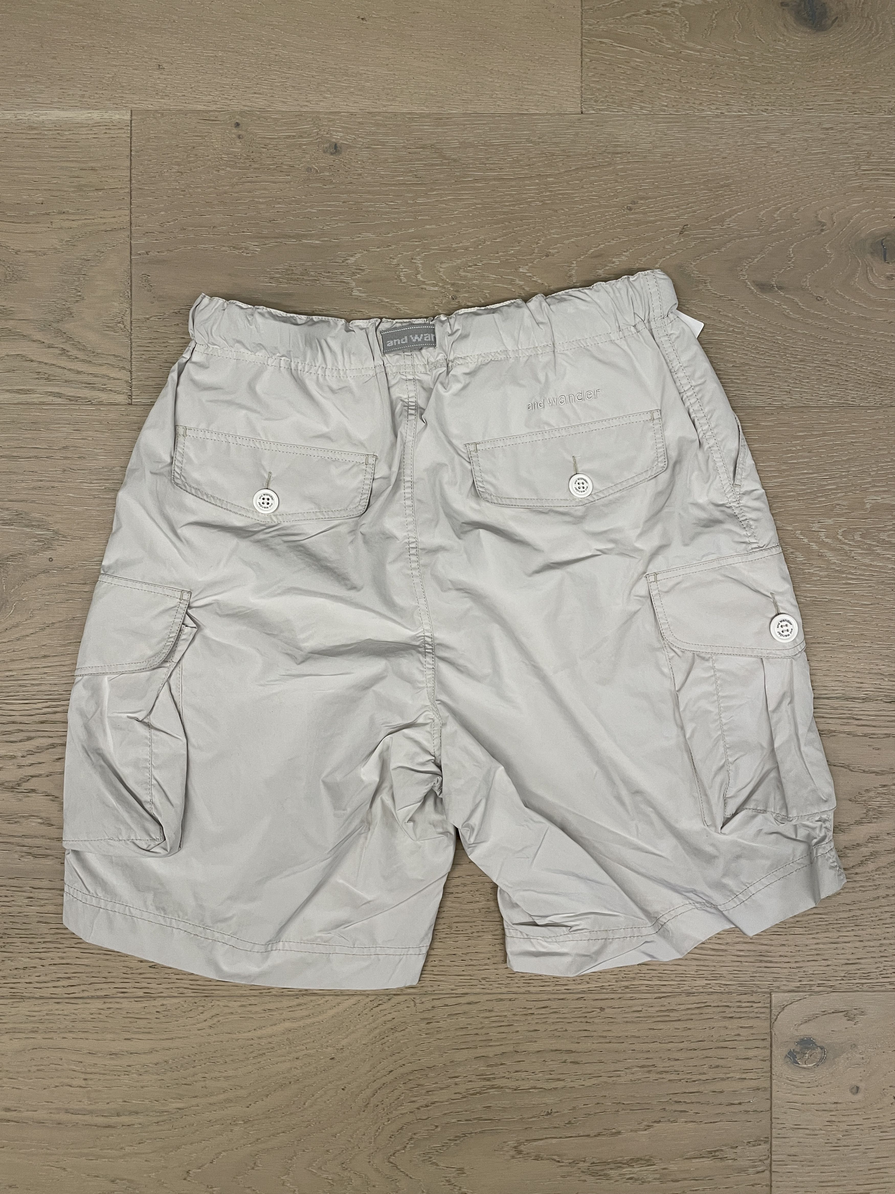 And Wander $320 And Wander Oversized Cargo Shorts XL andwander Size US 32 / EU 48 - 7 Thumbnail