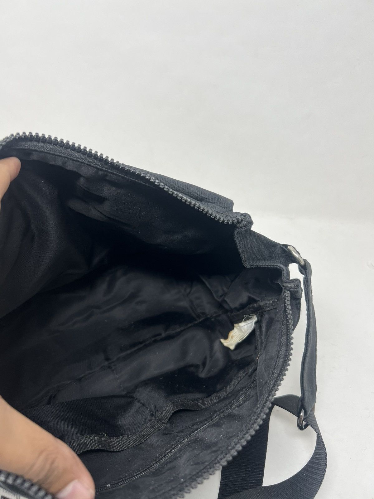 Japanese Brand Y'Saccs Vous et Sling Bag Size ONE SIZE - 15 Thumbnail
