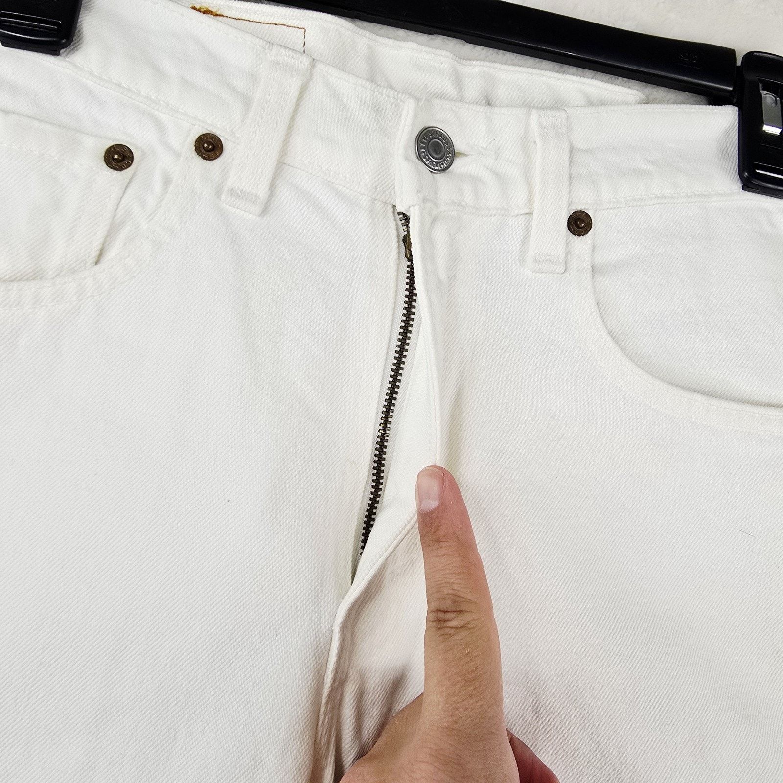 Levi's Vintage Levis 550 Jeans 30x13 Cropped Shorts 90s *FLAWS* Size US 31 - 2 Thumbnail