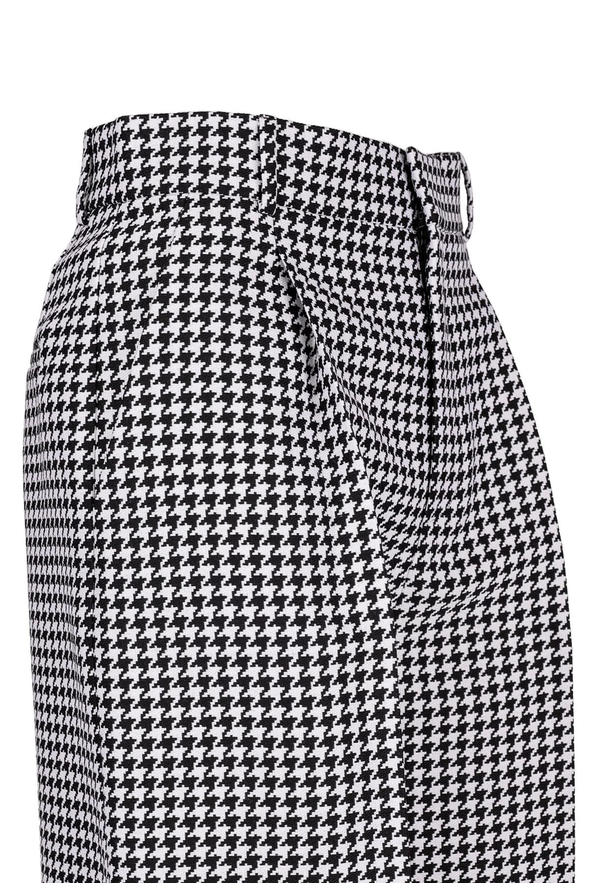 Dior o1y0825 Short in Black/White Size 28" / US 6 / IT 42 - 3 Thumbnail