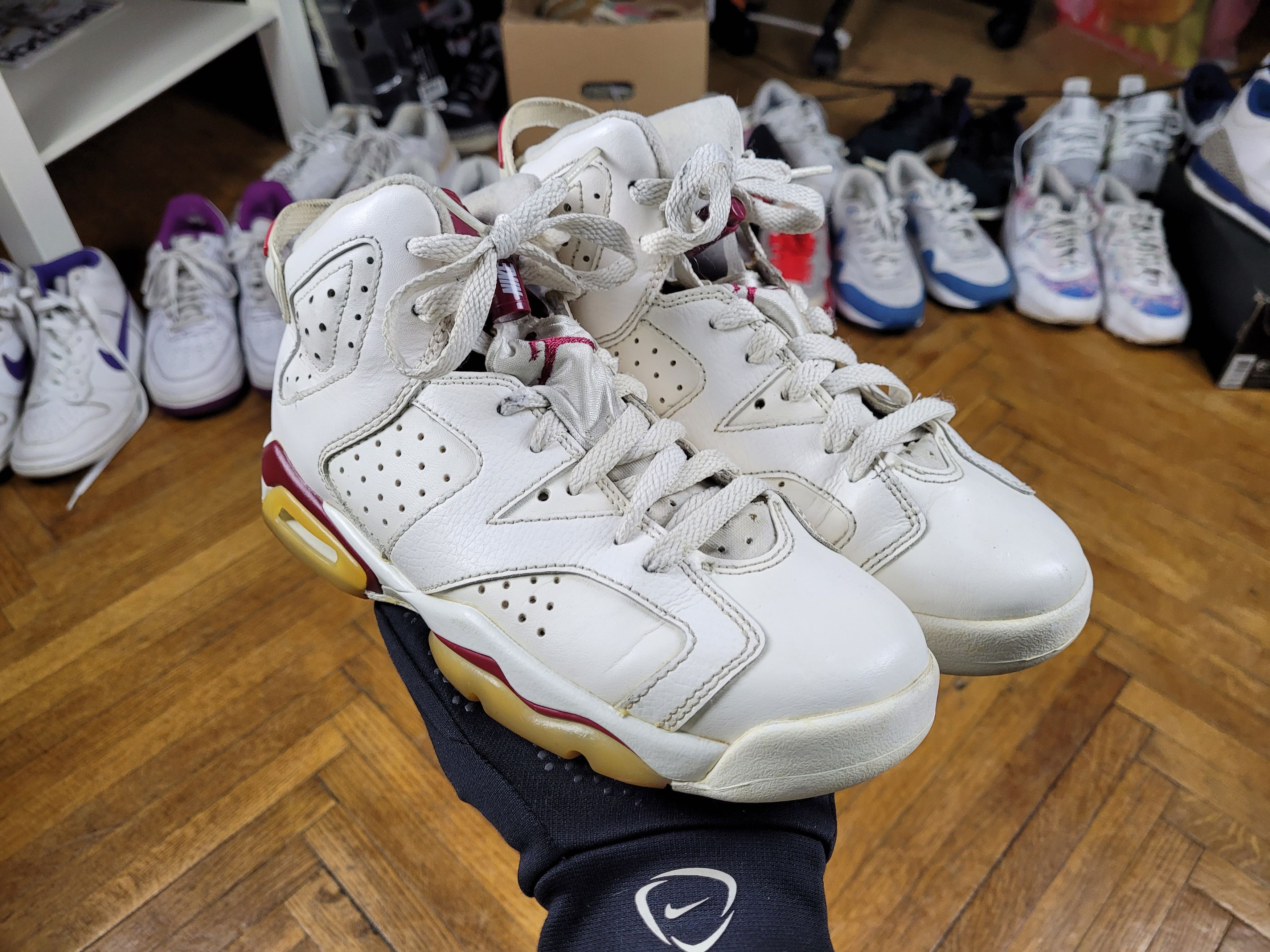 Jordan Brand × Nike 2015 Nike Air Jordan 6 Retro Maroon (GS) Size US 6 / IT 36 - 8 Thumbnail