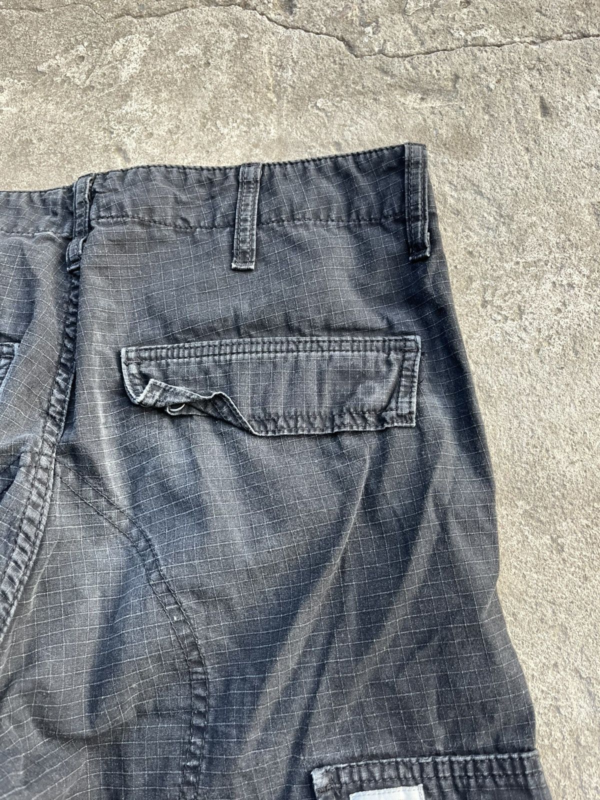Carhartt × Carhartt Wip × Japanese Brand Vintage Bondage Carhartt Cargo Double Knee Faded Baggy Pants Size US 29 - 6 Thumbnail