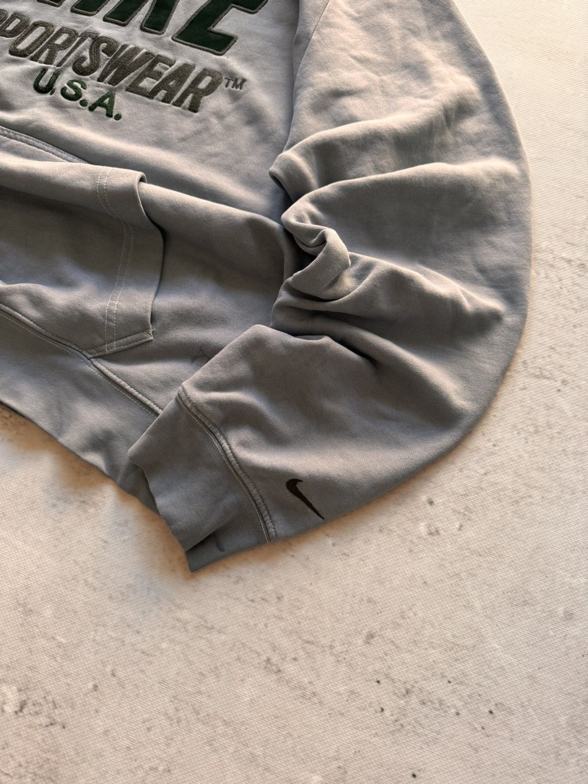 Nike × Vintage NIKE VINTAGE CENTER LOGO OVERSIZE BOXY HOODIE Size US L / EU 52-54 / 3 - 3 Thumbnail