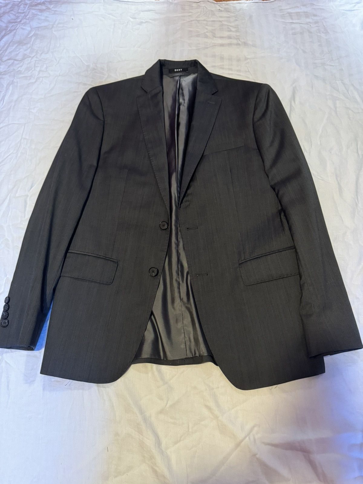 DKNY DKNY SUIT JACKET NEAR PERFECT CONDITION (pants bundle) Size 38R - 1 Thumbnail