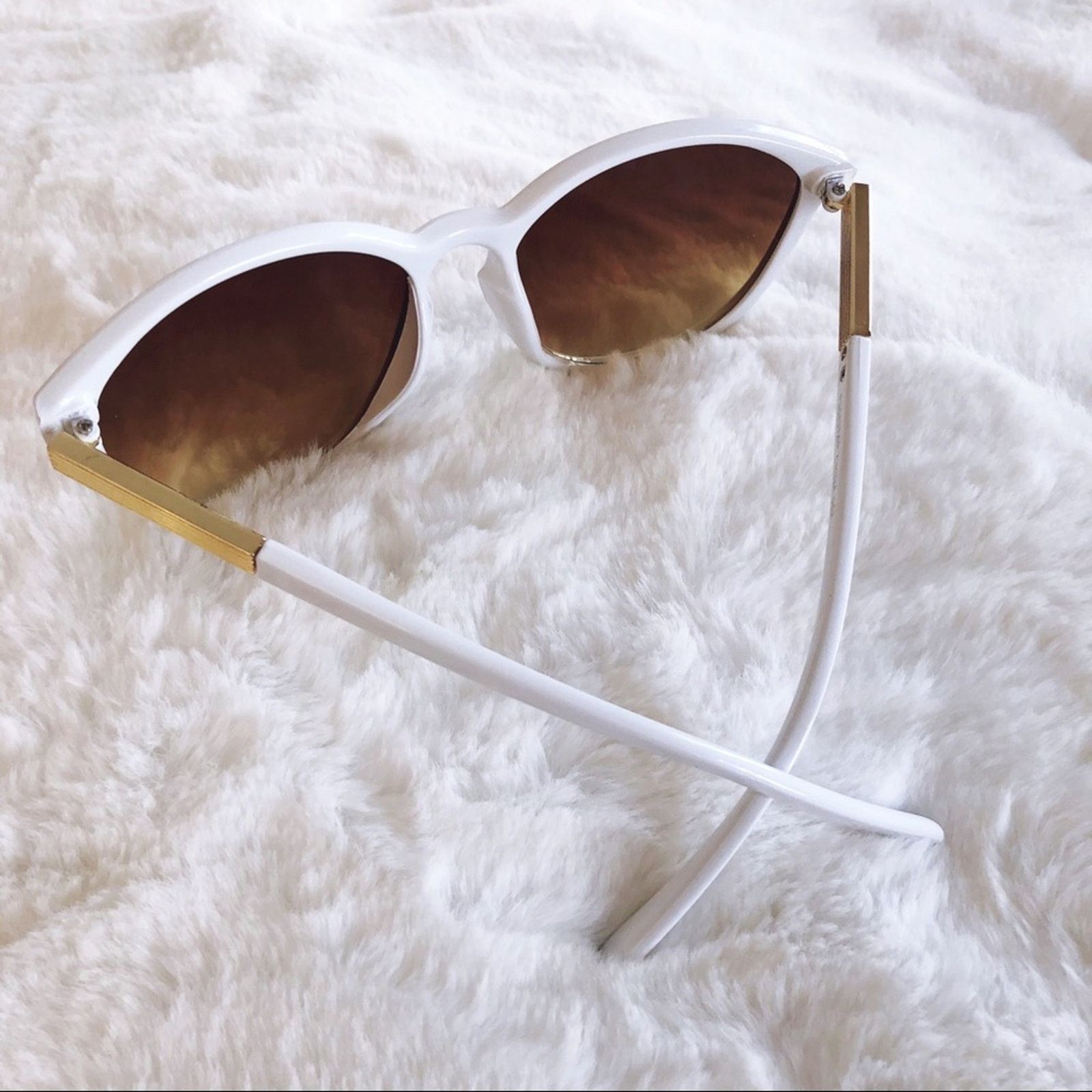 Other Celia White Cat Eye Full Rim Sunglasses Size ONE SIZE - 6 Thumbnail