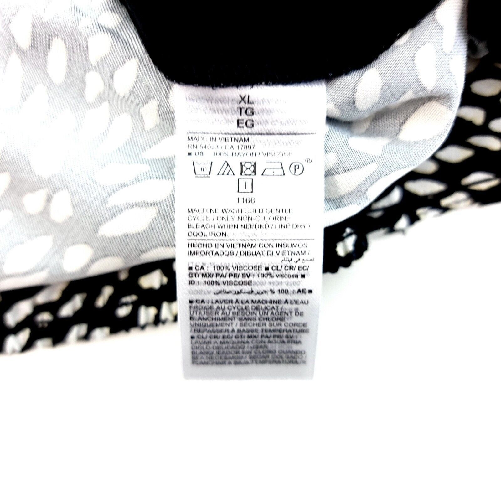 Old Navy Old Navy Black White Animal Print Playa Taper High Rise Pant Size 36" / US 14 / IT 50 - 6 Thumbnail