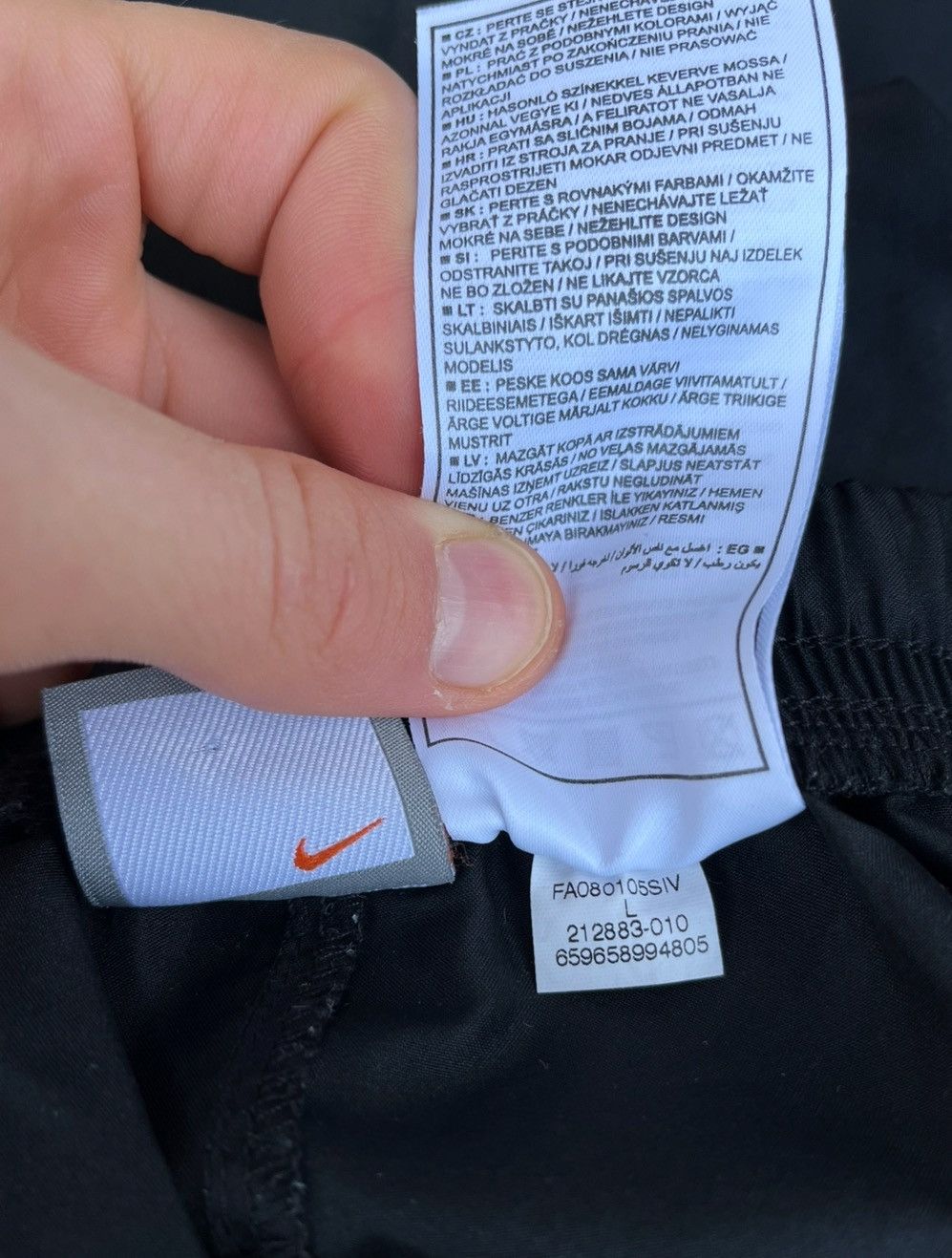 Nike Vintage Nike Swoosh Track Suit Nylon Y2K Windbreaker Rare Size US L / EU 52-54 / 3 - 20 Thumbnail