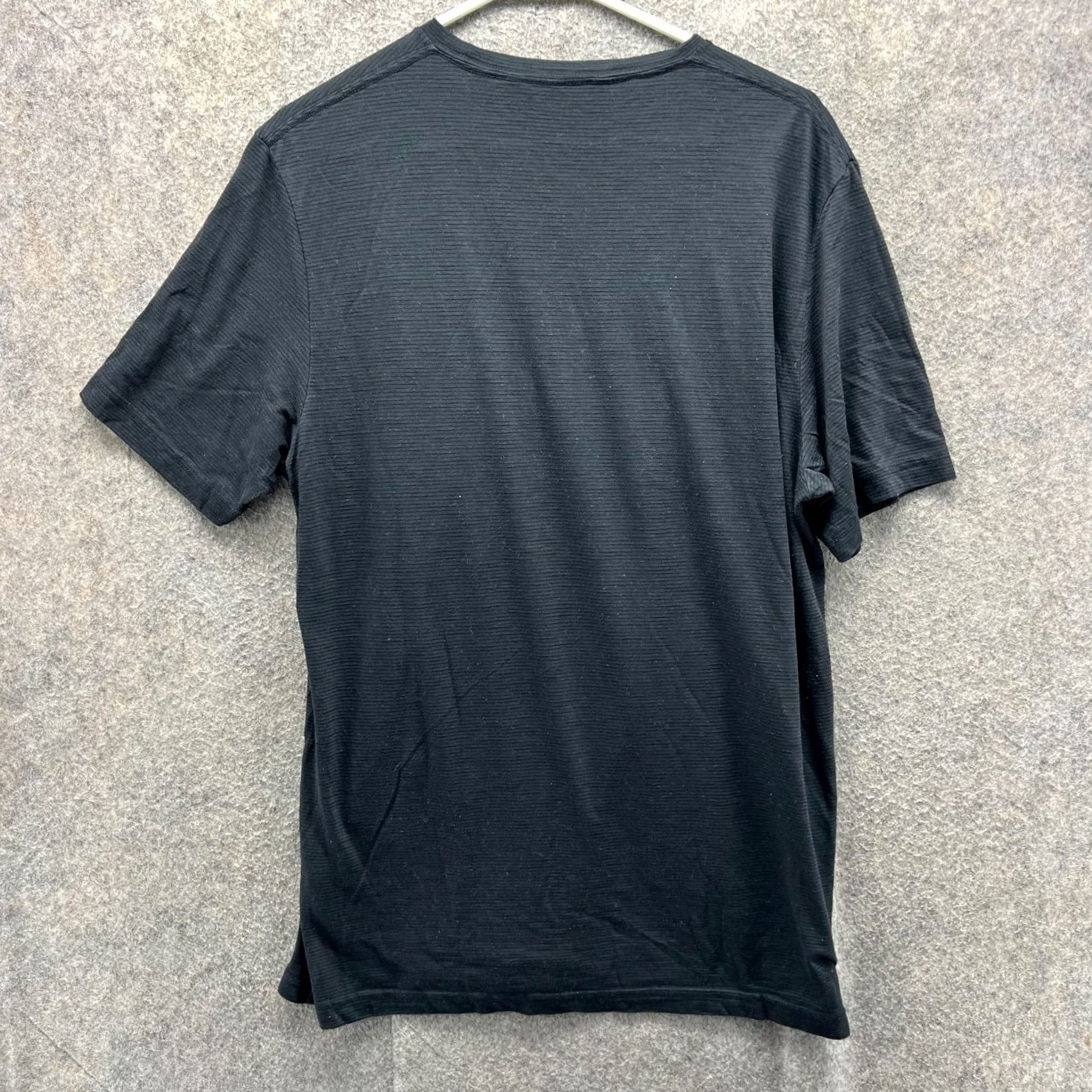 TravisMathew Travis Mathew Shirt Mens Large Black Casual Tee Pima Cotton Crewneck Polyester Size US L / EU 52-54 / 3 - 2 Thumbnail